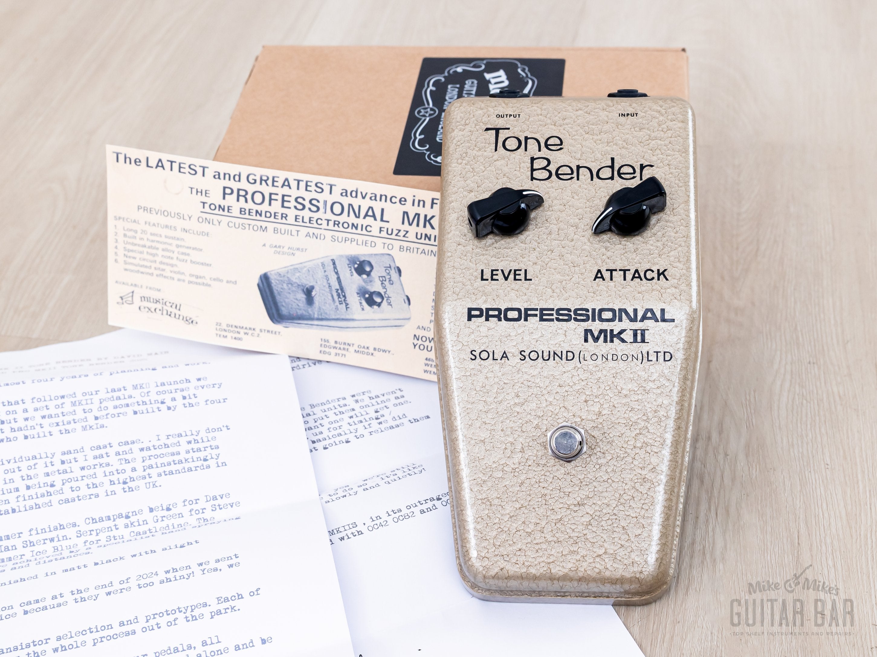 2025 Sola Sound Damask Pro MKII Tone Bender Fuzz Champagne Beige, Mint