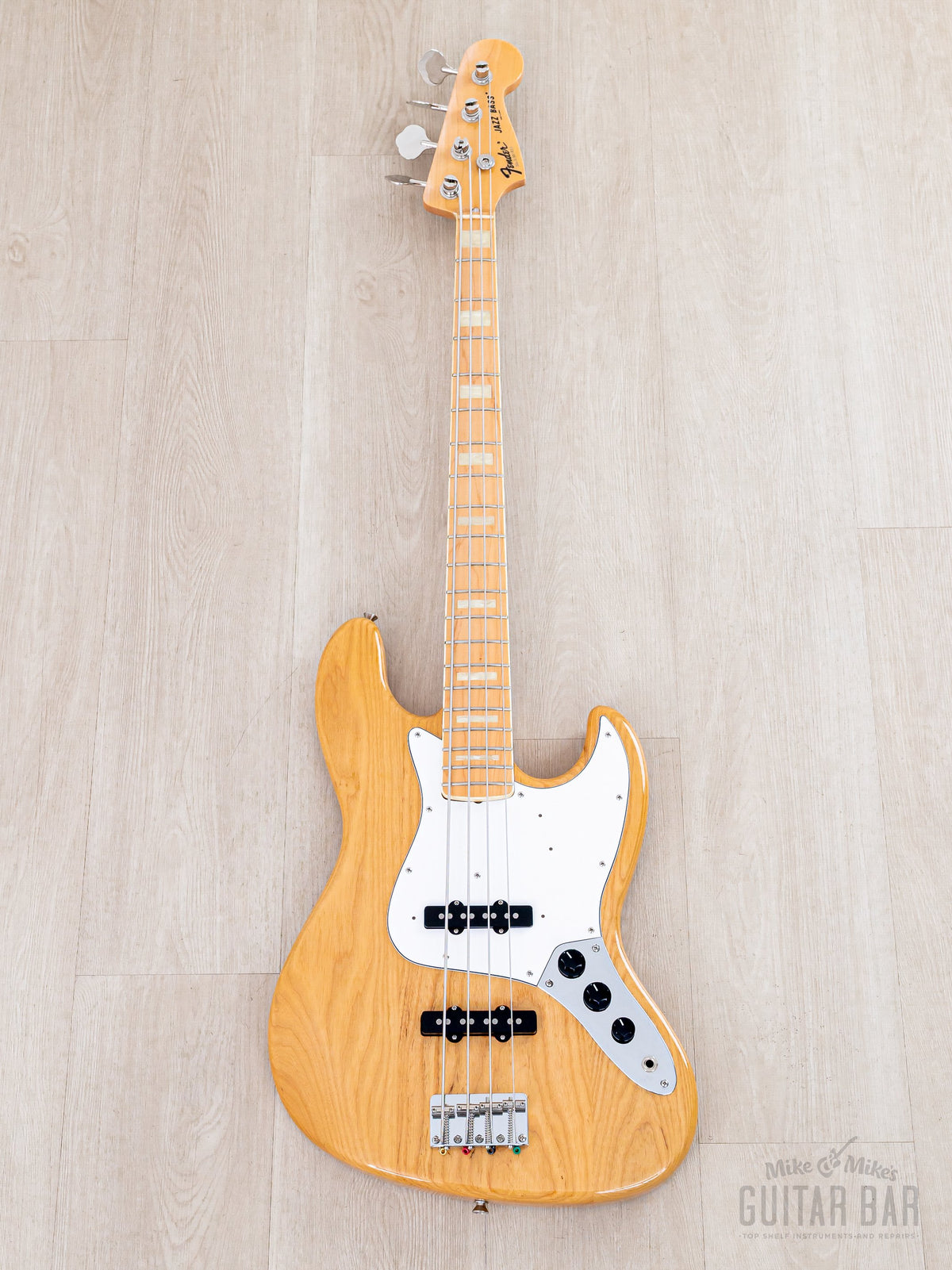Fender Jazz Bass '75 reissue full front