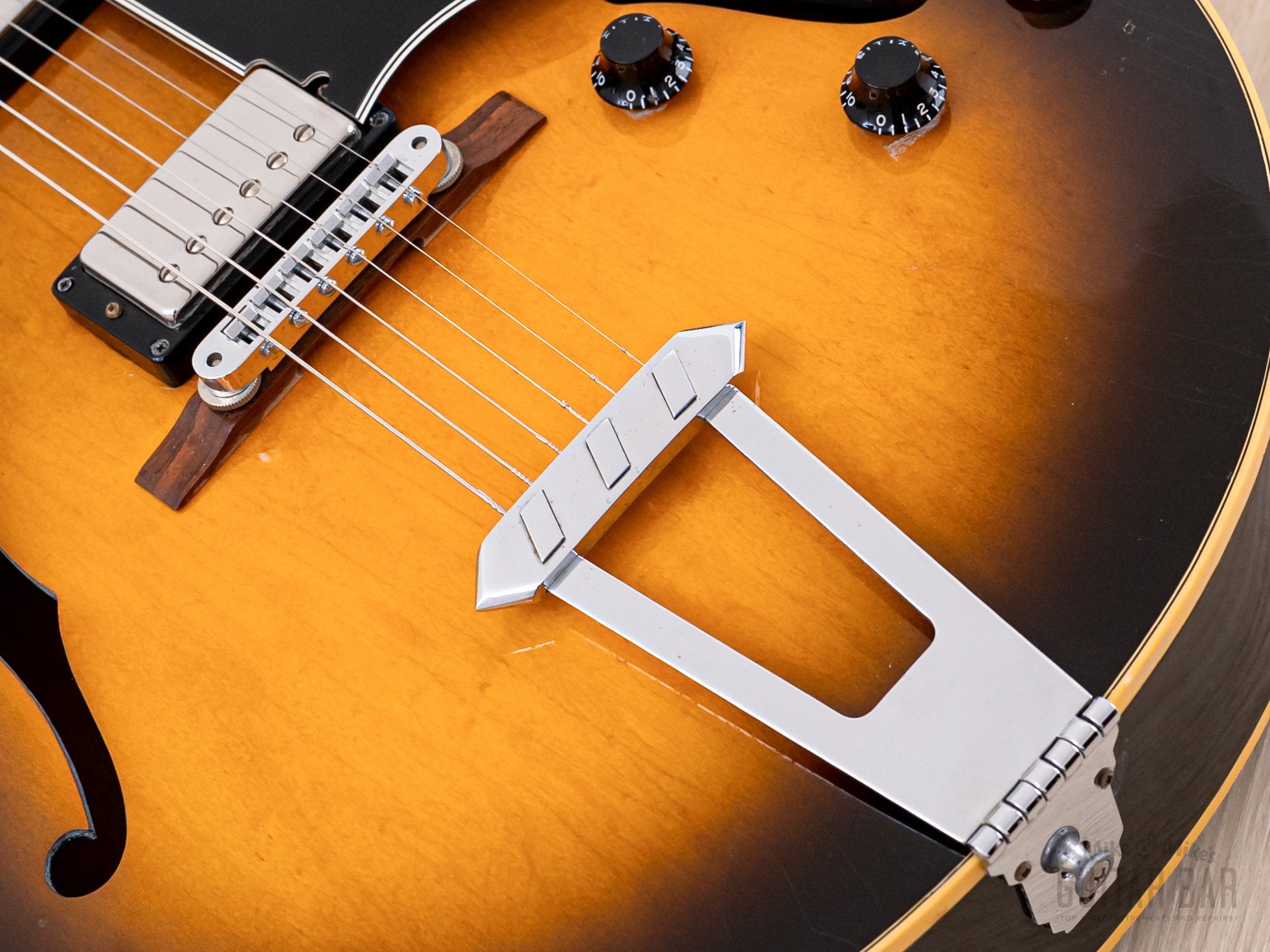 1991 Gibson ES-175 Hollowbody Guitar Vintage Sunburst w/ 490R, 490T, Case