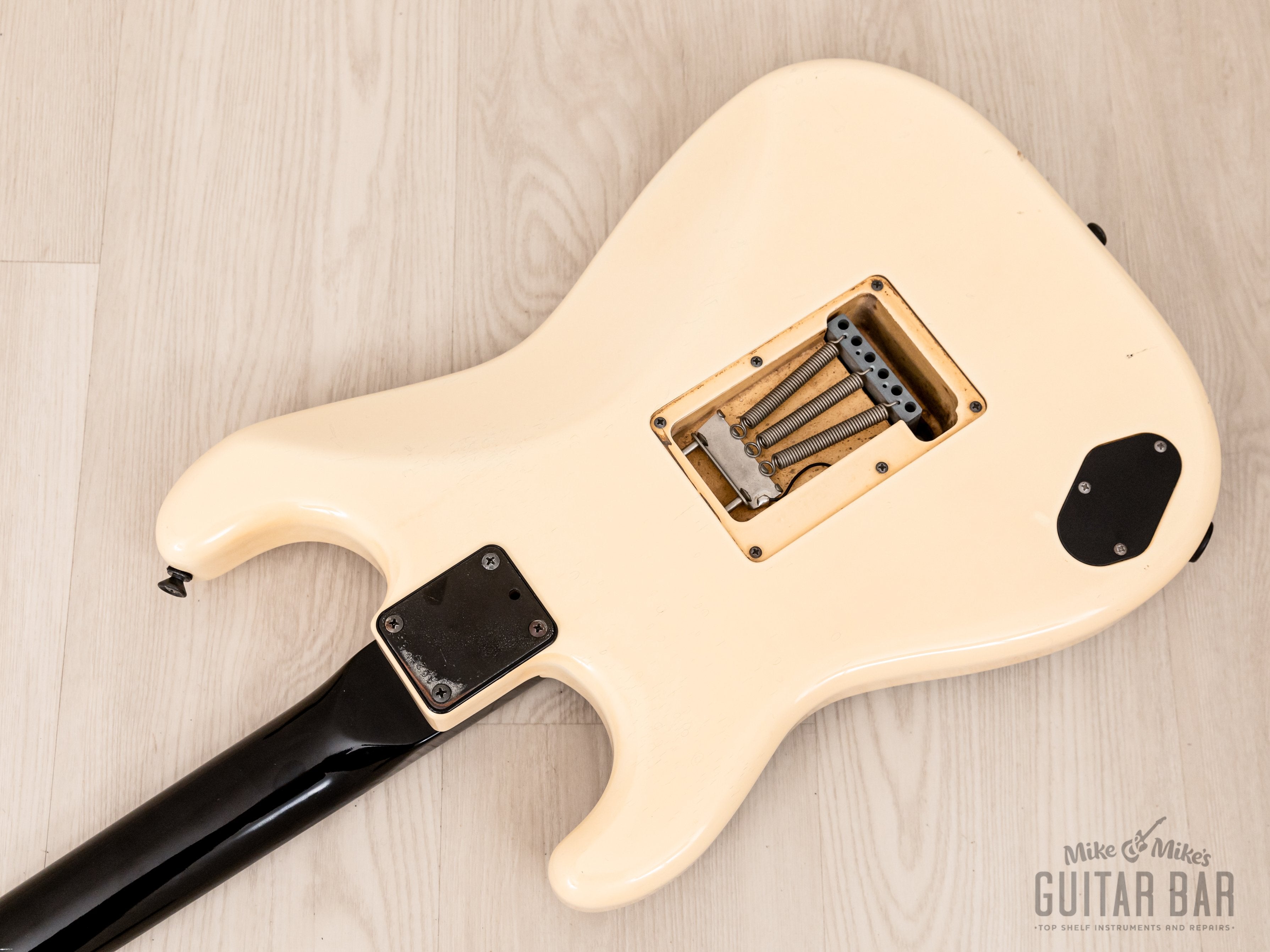 1987 Fender Boxer Series Stratocaster ST-556 SSH Superstrat Snow White, Japan MIJ Fujigen