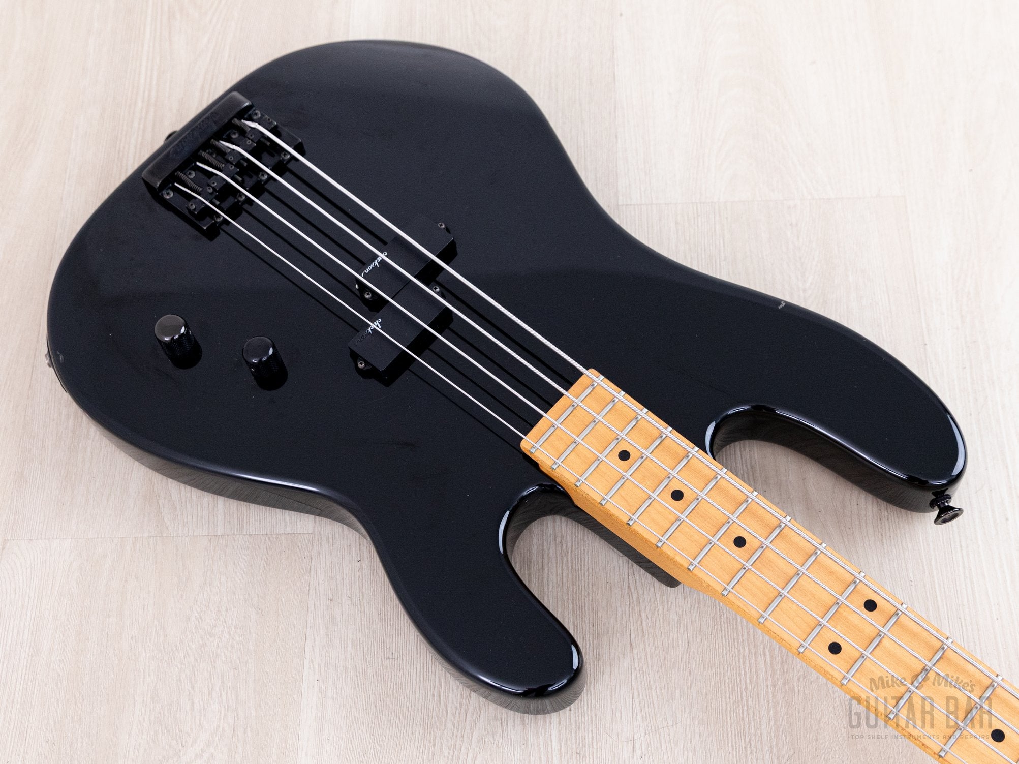 1980s Charvel by Jackson 1B Vintage Bass Black, Japan