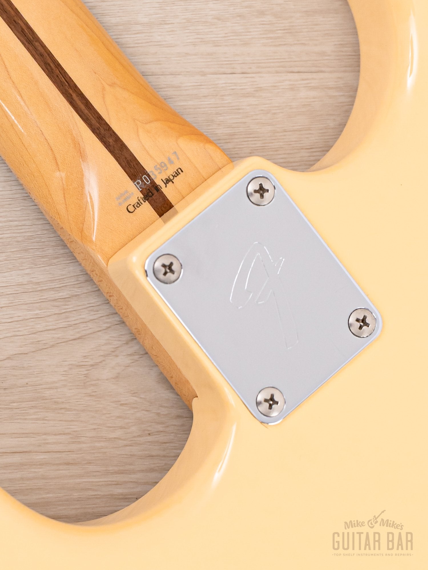 2001 Fender Yngwie Malmsteen Stratocaster ST71-140YM Yellow White, Near-Mint w/ Tweed Case & Hangtag, Japan