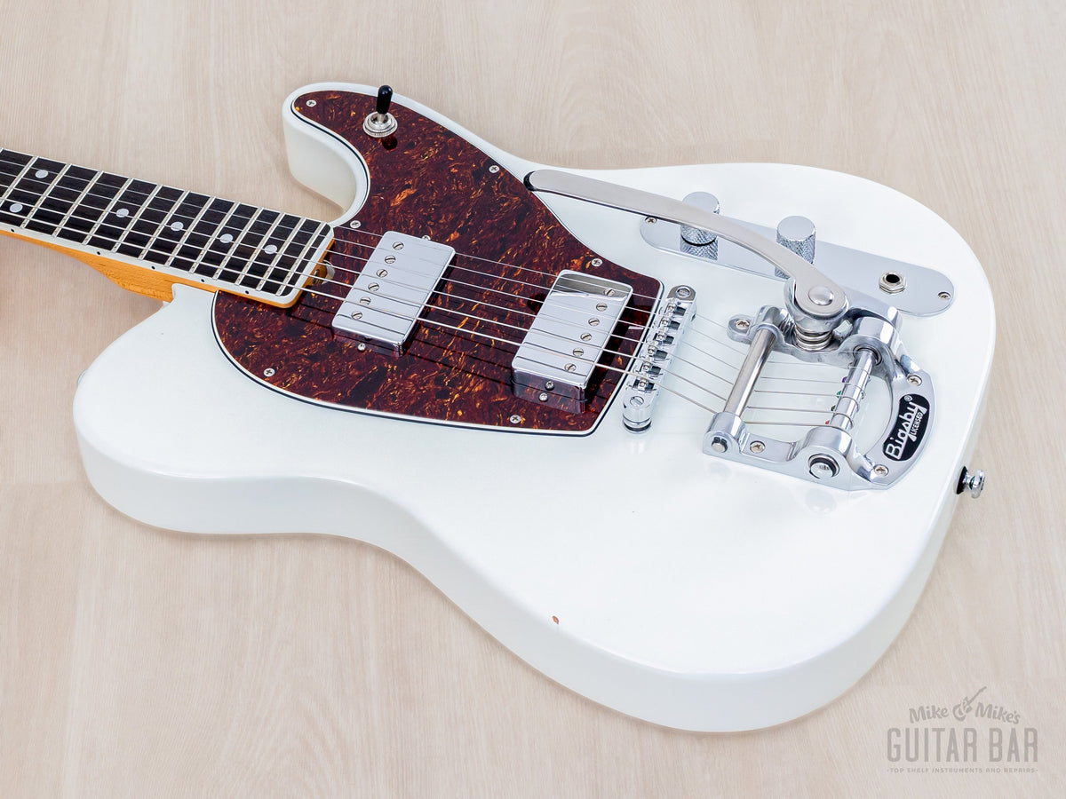 2016 Elk Cutlass CT Limited Edition White, body side angle