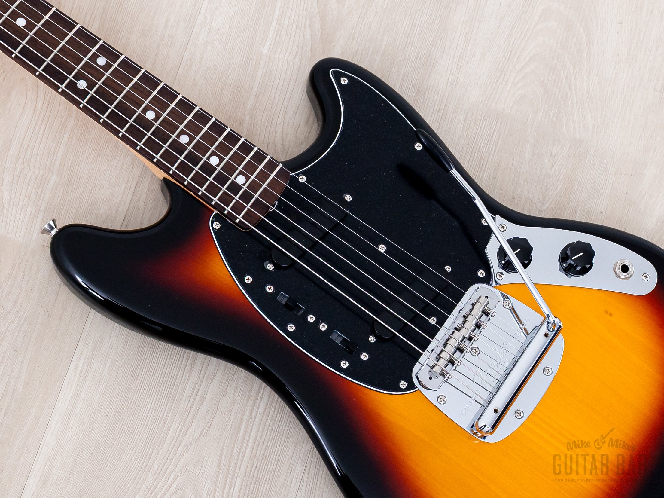 2023 Fender Traditional II '70s Mustang FSR Collection Sunburst, Japan