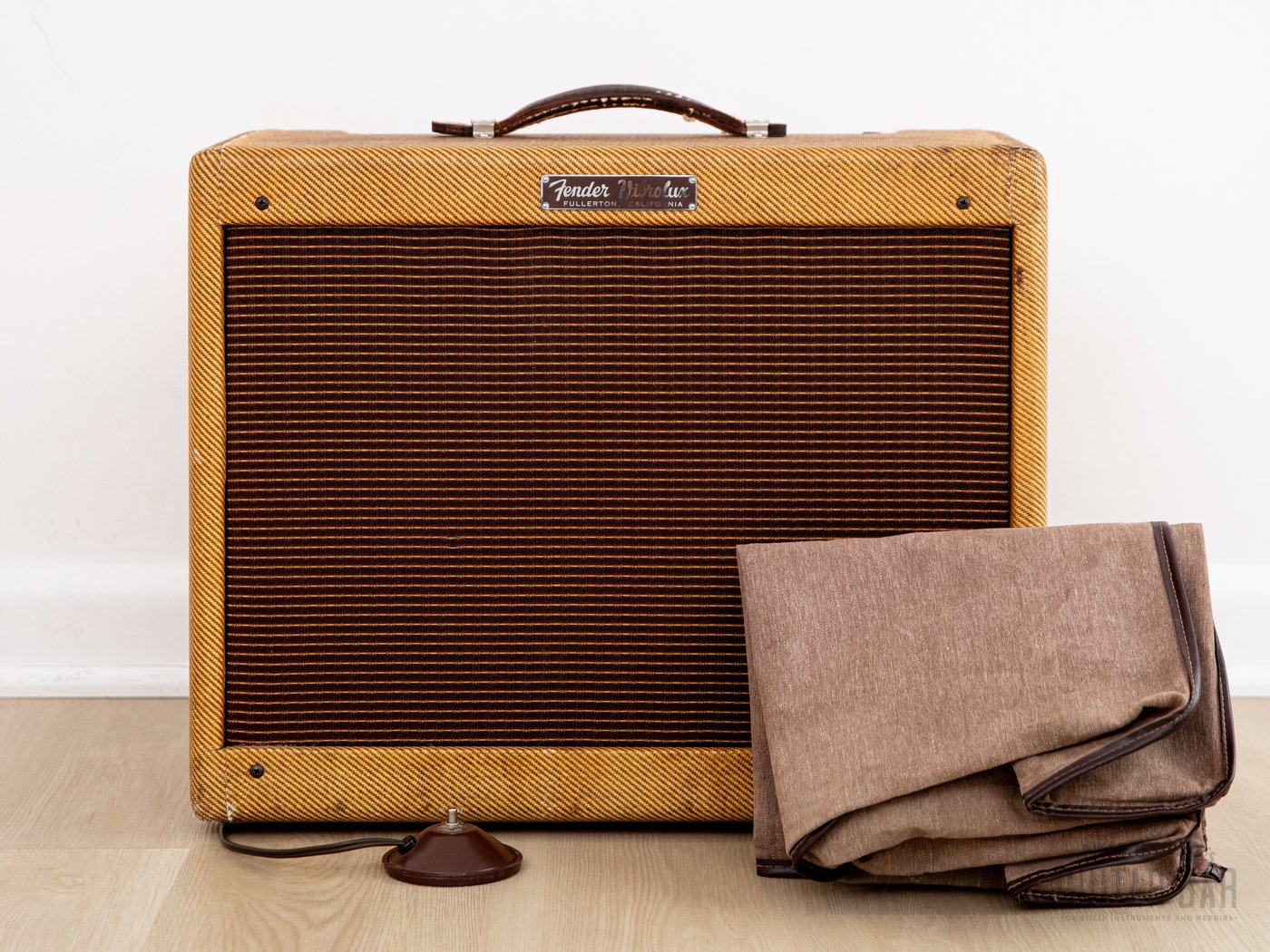 1959 Fender Vibrolux Tweed 5F11 Vintage Tube Guitar Amp w/ Jensen P10R, Cover & Ftsw