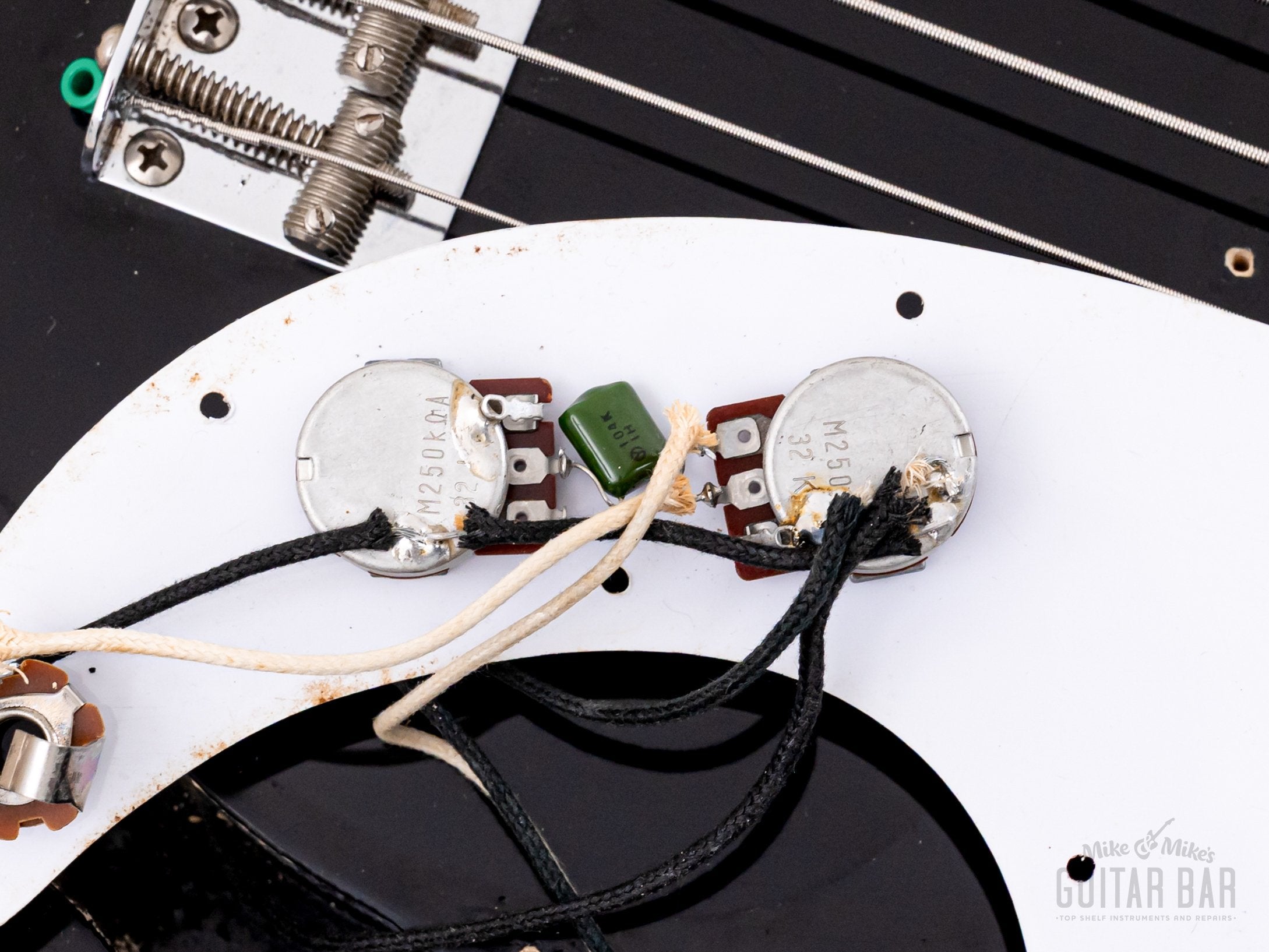 1983 Squier by Fender JV Precision Bass '62 Vintage Reissue SPB-50 Black w/ Case, Japan MIJ Fujigen