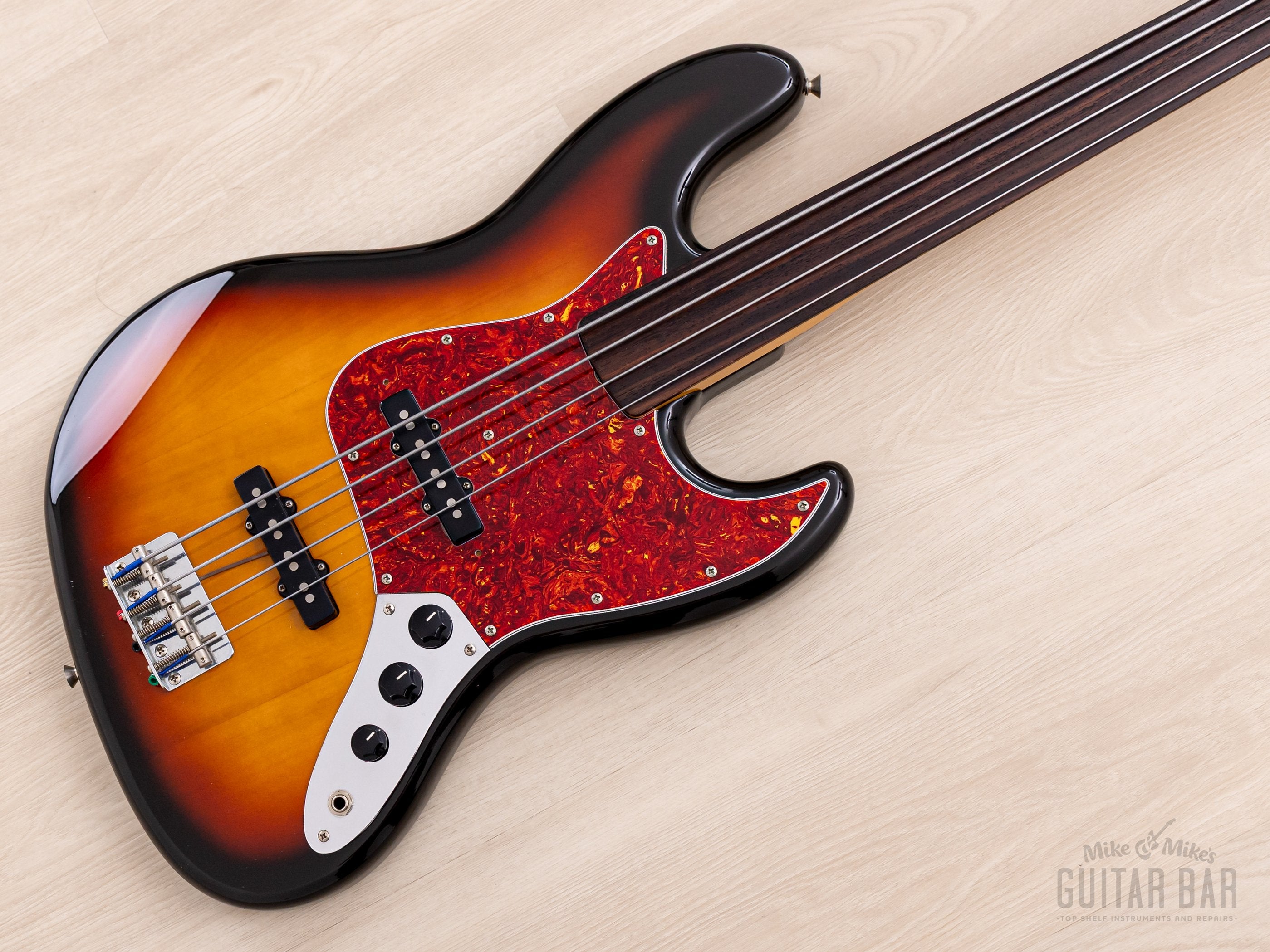 1990 Fender Jazz Bass Fretless ‘62 Vintage Reissue JB62-60FL Sunburst, Near-Mint, Japan MIJ Fujigen