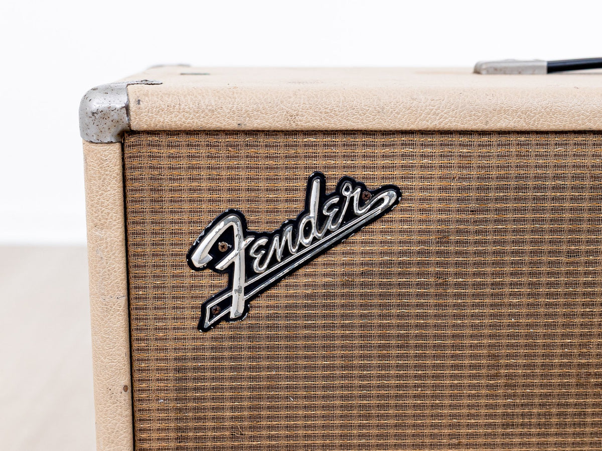 Fender Tremolux 2x10 cabinet Fender logo and grille