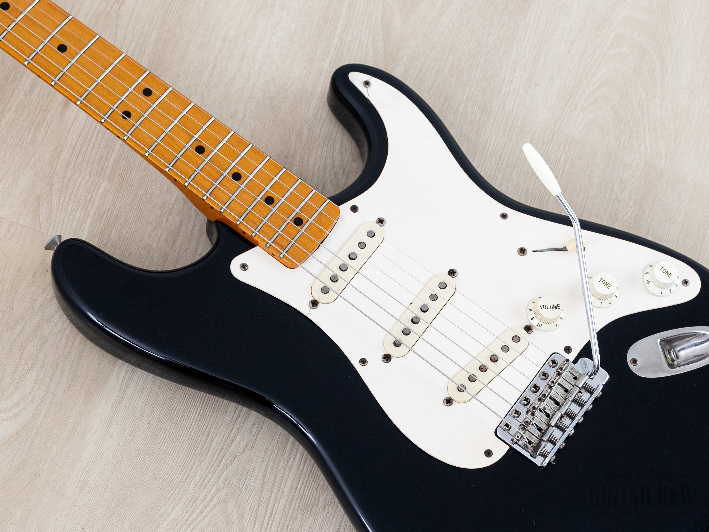 1991 Fender American Vintage '57 Stratocaster Black w/ Tweed Case