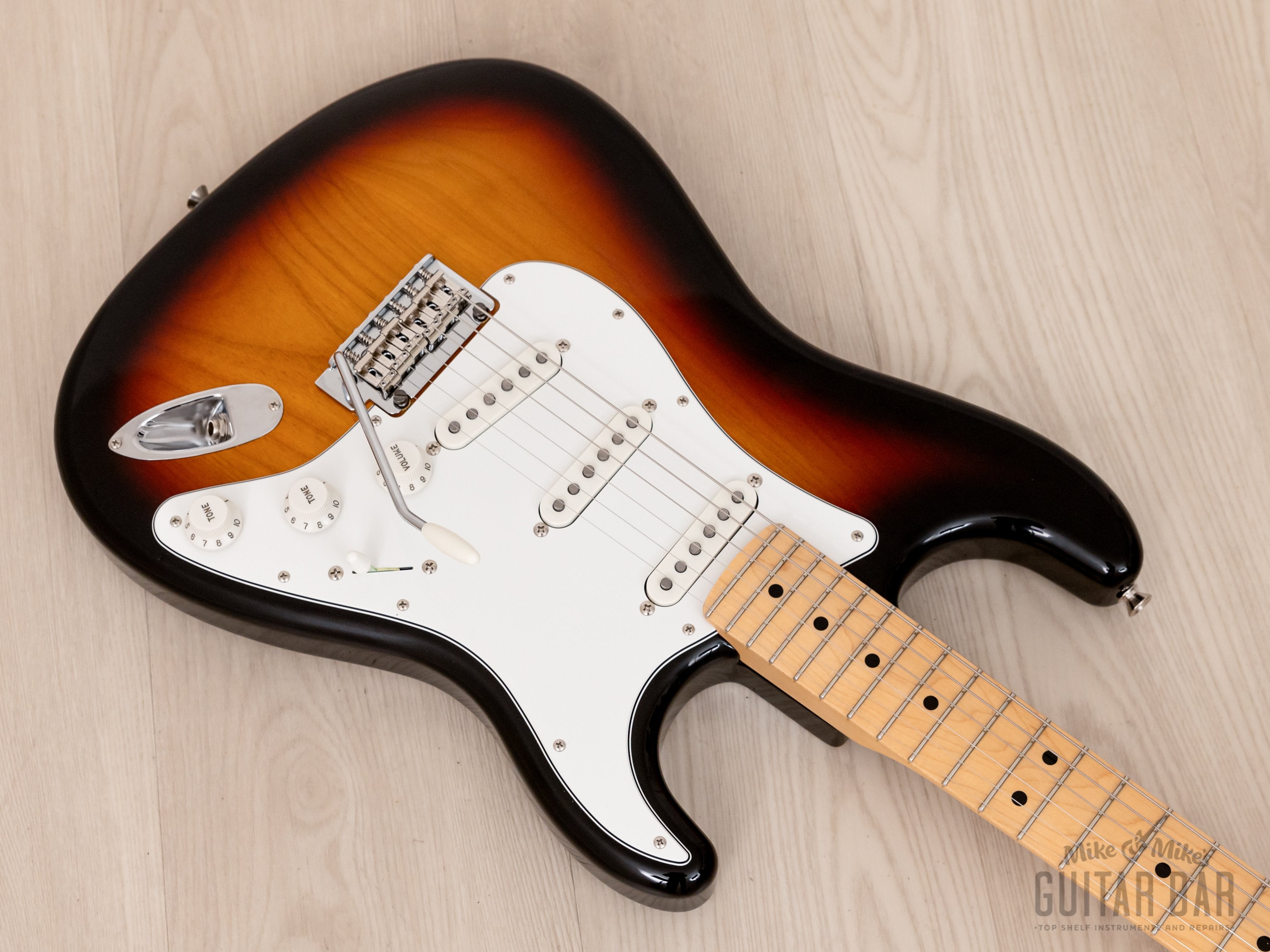 2023 Fender Hybrid II Stratocaster Sunburst, Near-Mint w/ Hangtag, Japan MIJ