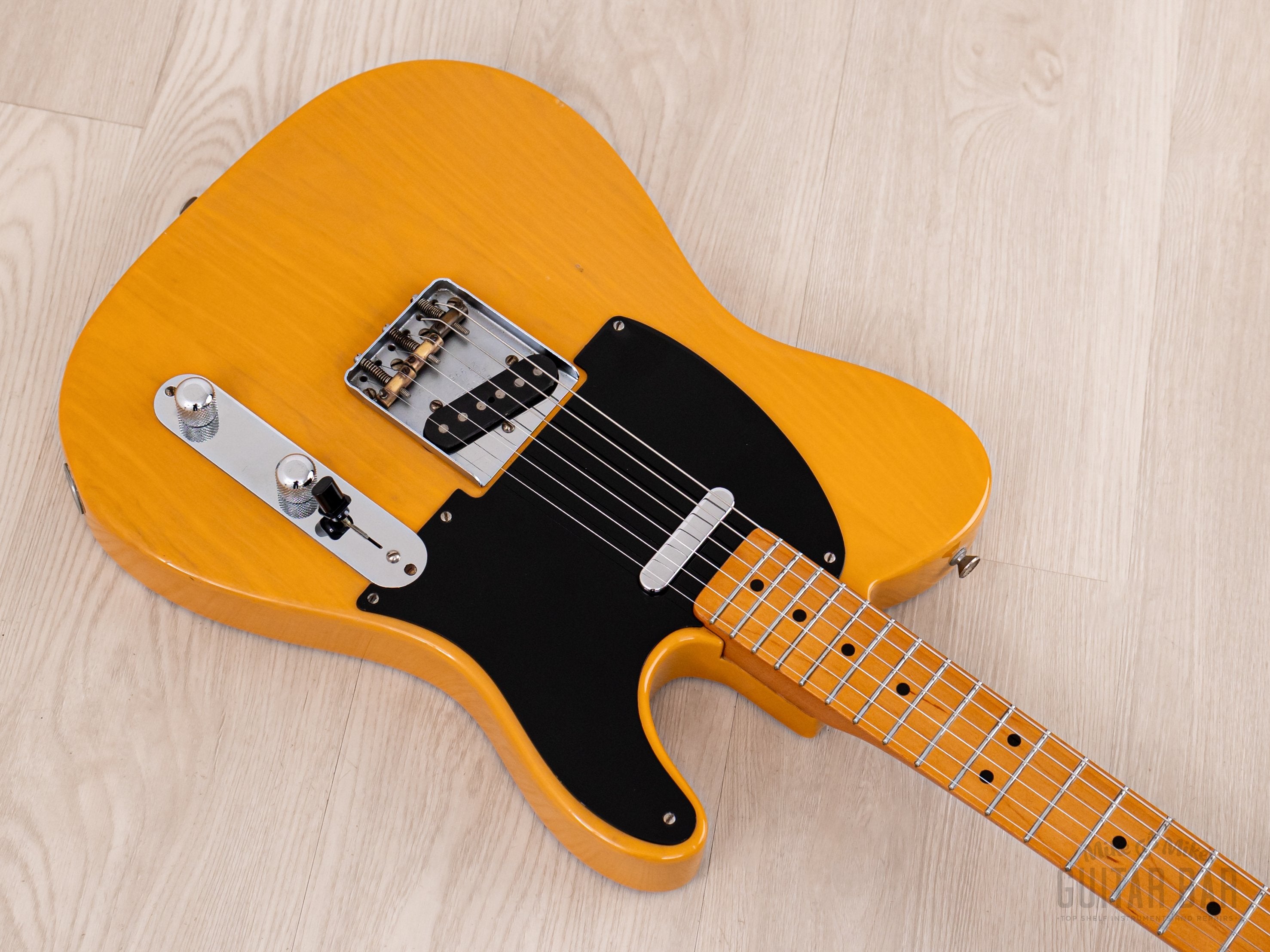 1995 Fender American Vintage '52 Telecaster Butterscotch w/ Case