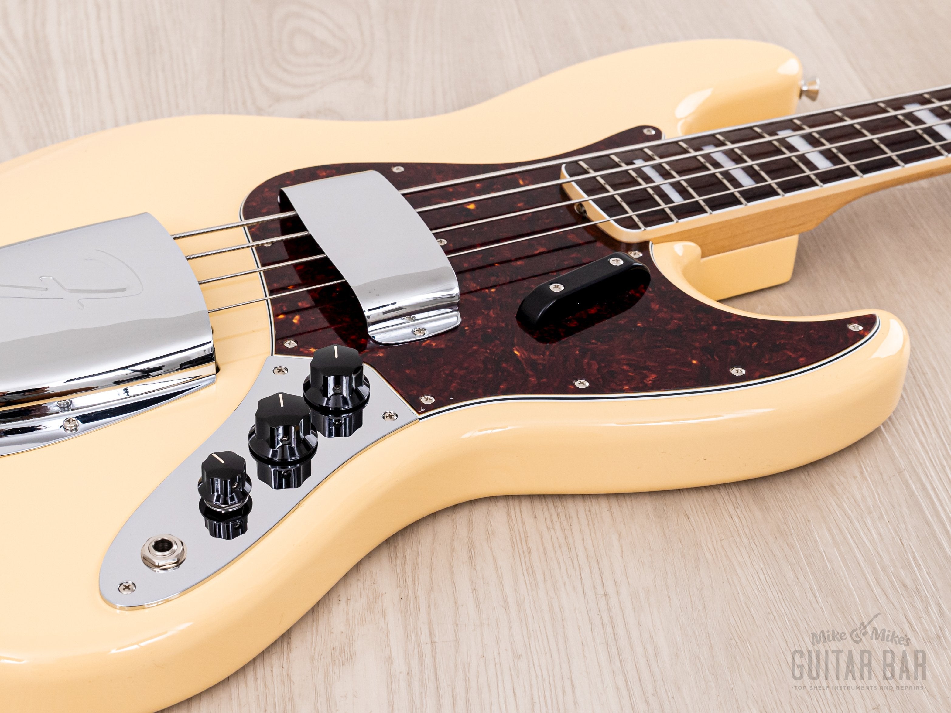 2024 Fender Traditional II Late 60s Jazz Bass FSR Vintage White w/ Blocks & Binding, Japan MIJ