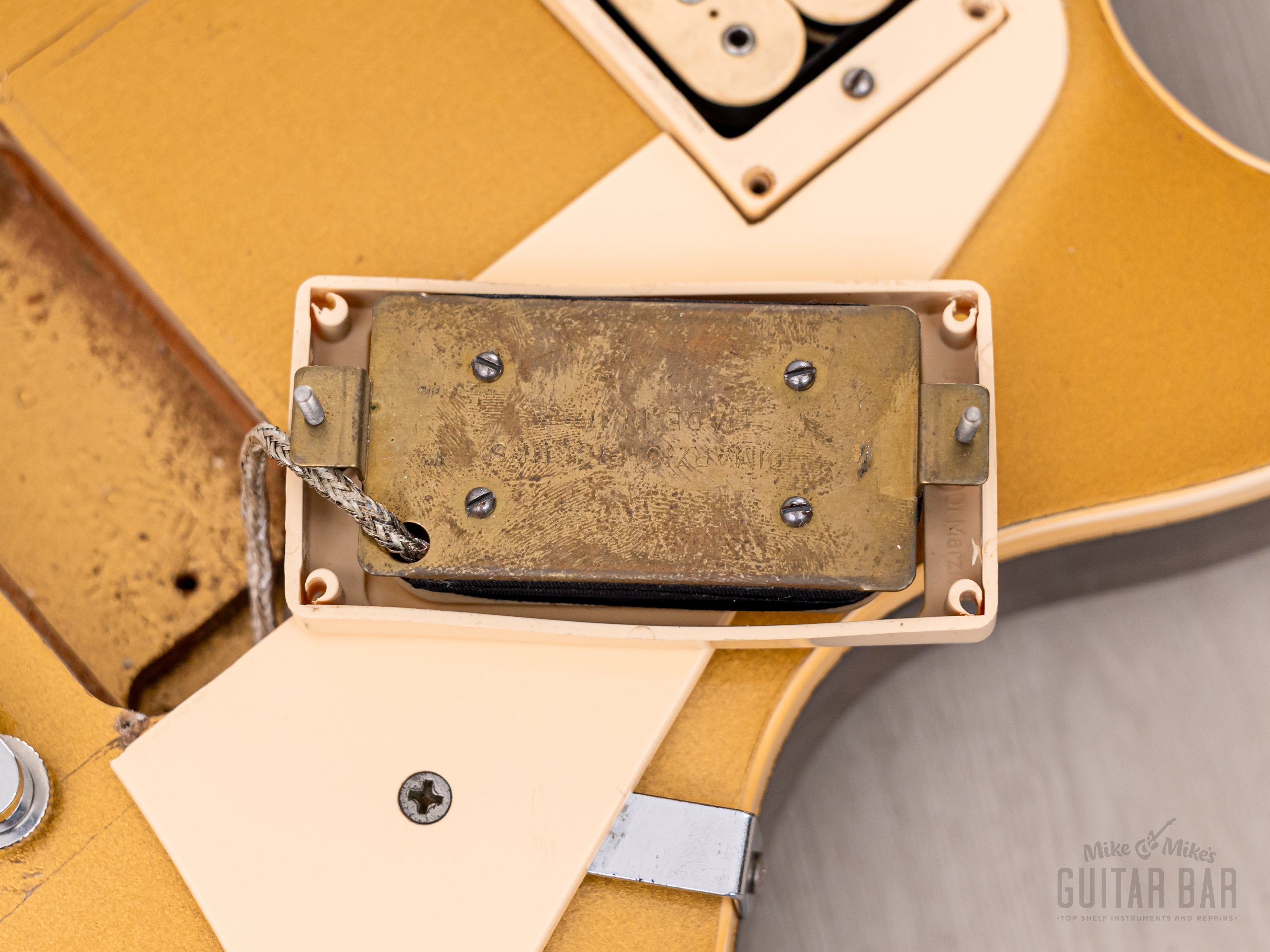 1973 Gibson Les Paul Deluxe Goldtop, Standard Conversion w/ DiMarzio Super Distortion & Case