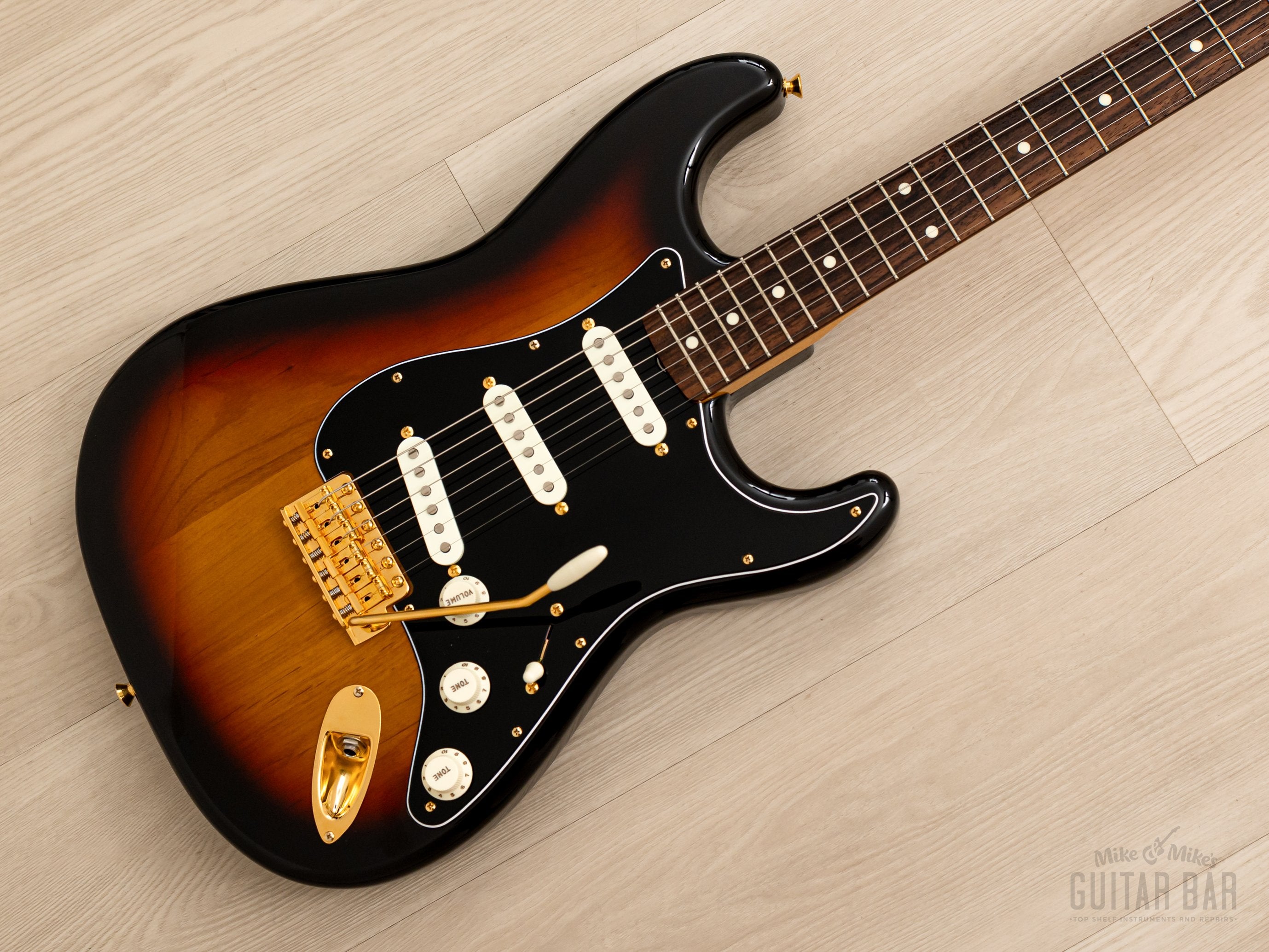 2018 Fender Traditional ‘60s Stratocaster Gold Hardware Sunburst,  SRV-Style, Japan MIJ