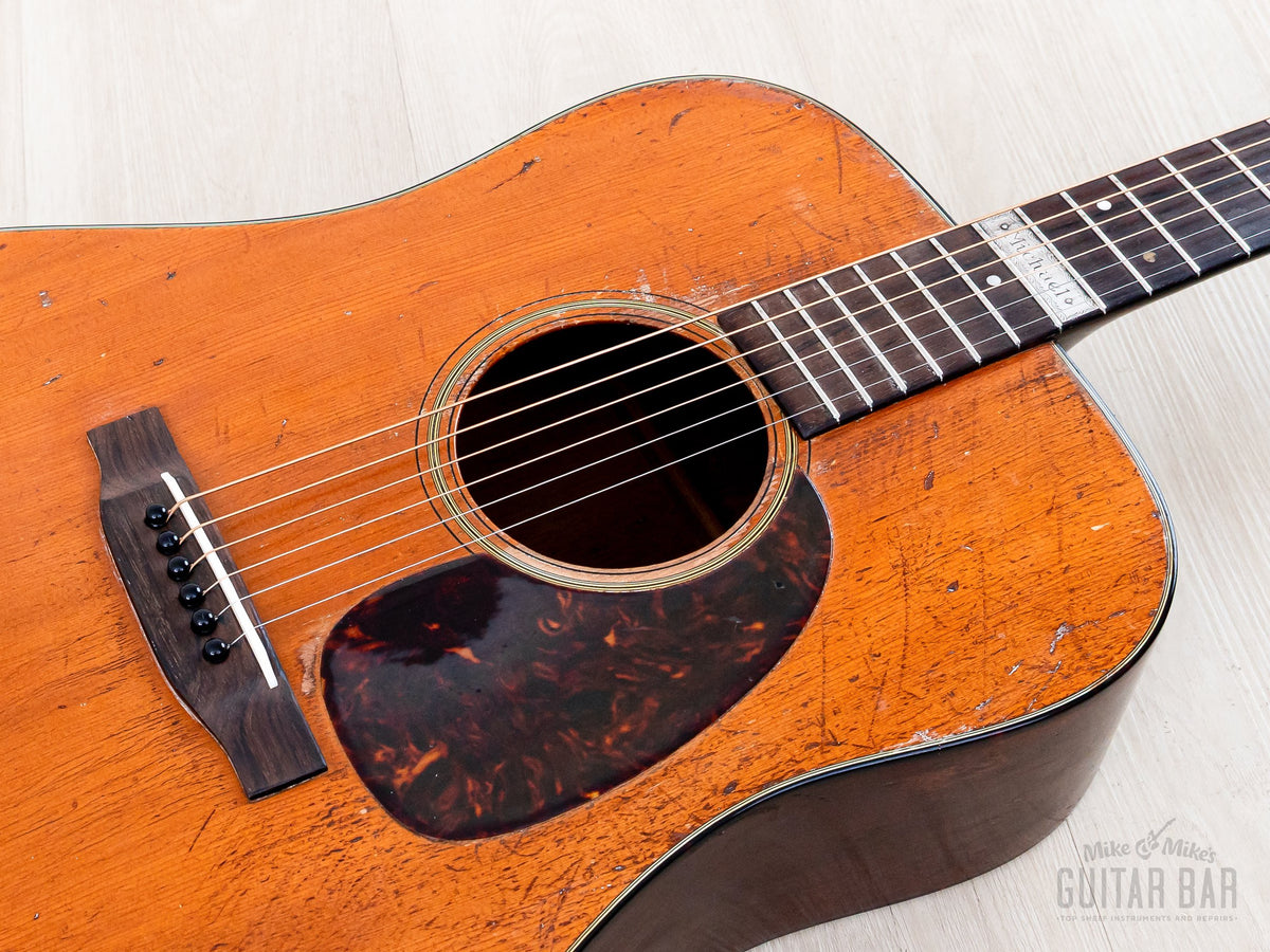 1960 Martin D-18 - soundhole and pickguard