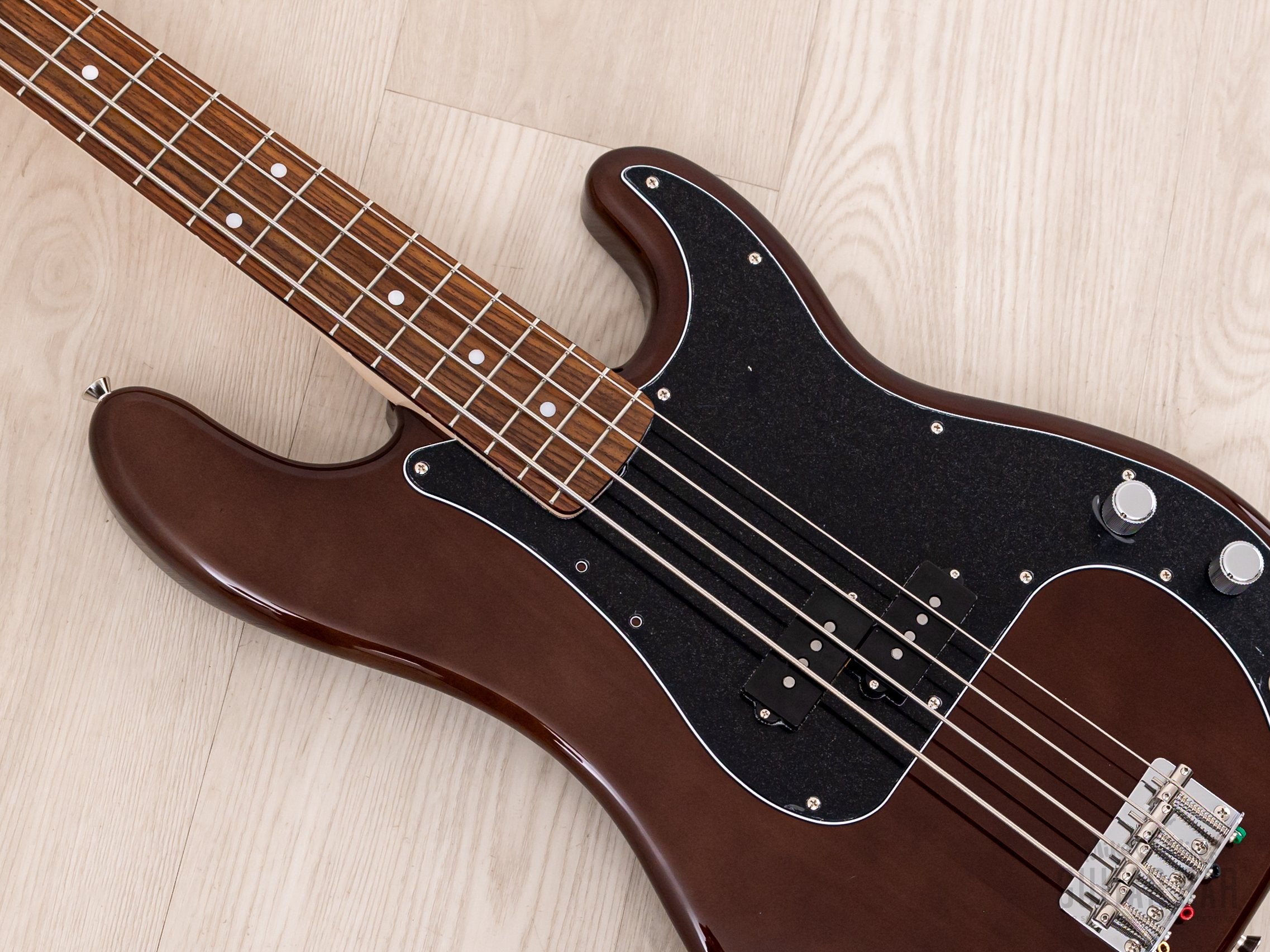 2025 Fender Traditional II ‘70s Precision Bass FSR Walnut, Mint w/ Hangtags, Japan MIJ