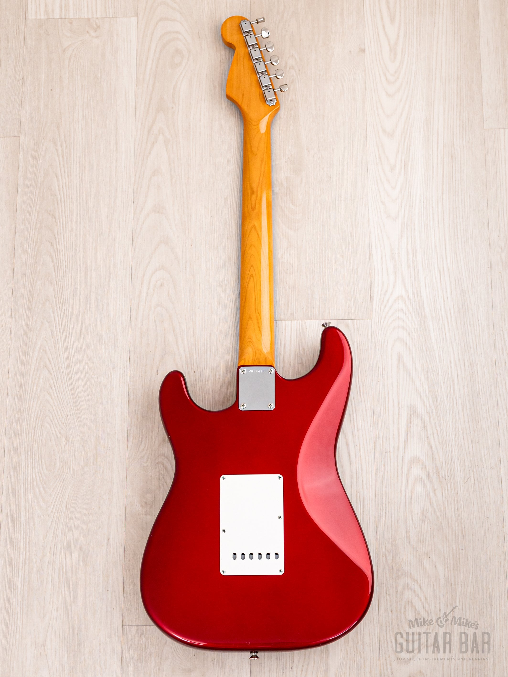 1997 Fender American Vintage '62 Stratocaster Candy Apple Red, Near-Mi