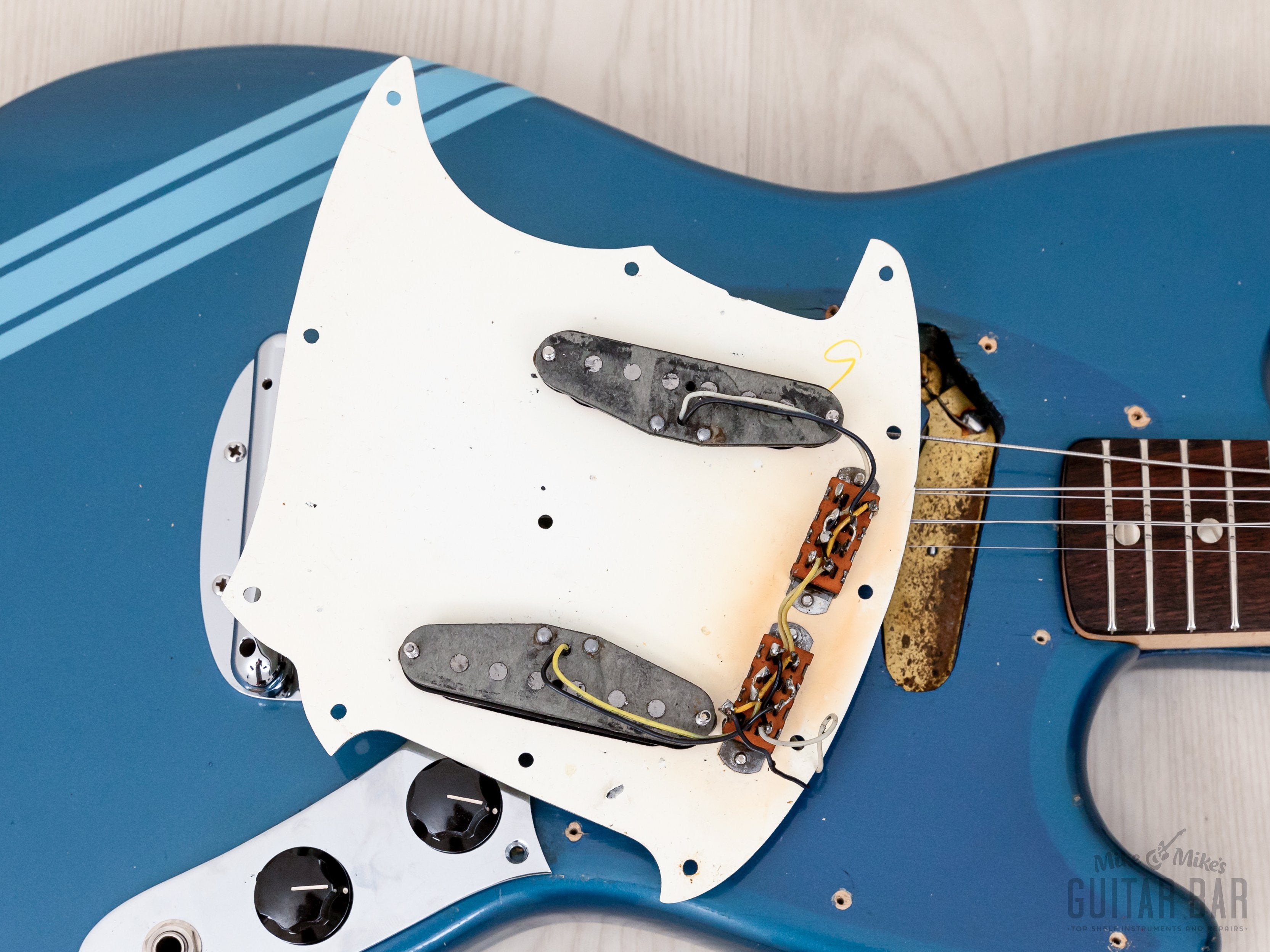 1970 Fender Competition Mustang Competition Burgundy + Headstock, Shor