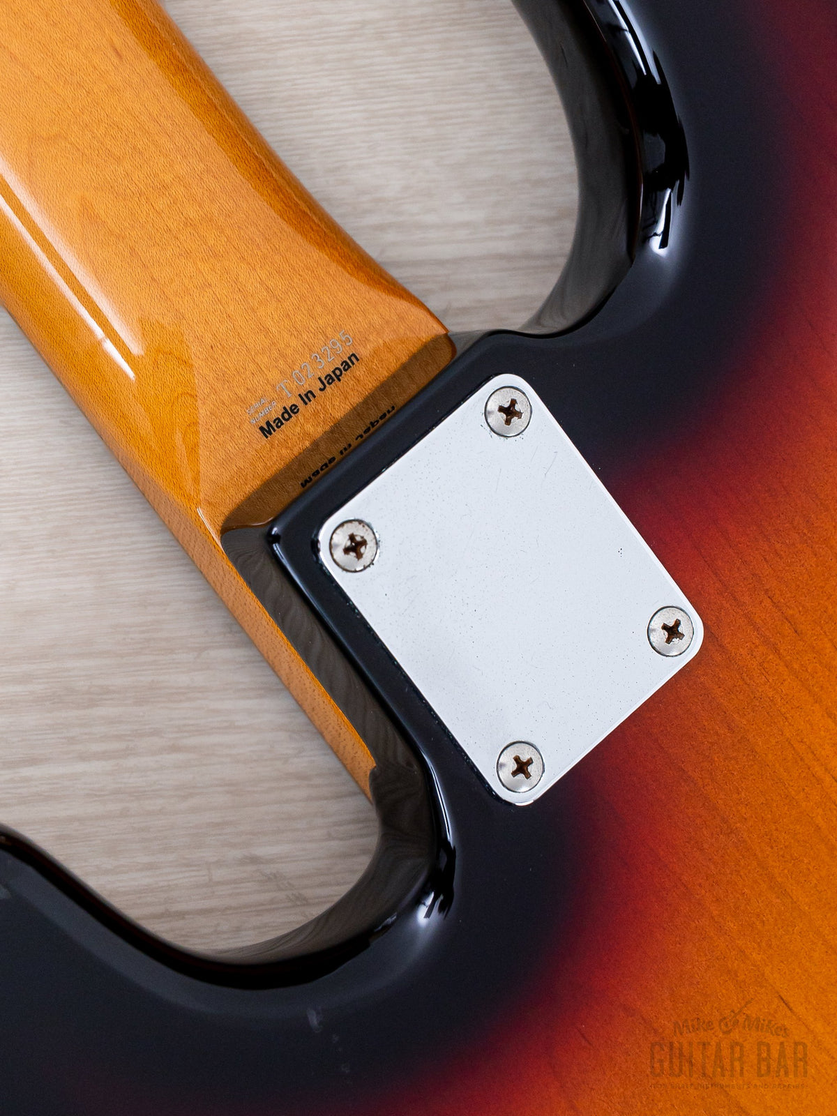 Neck plate close-up