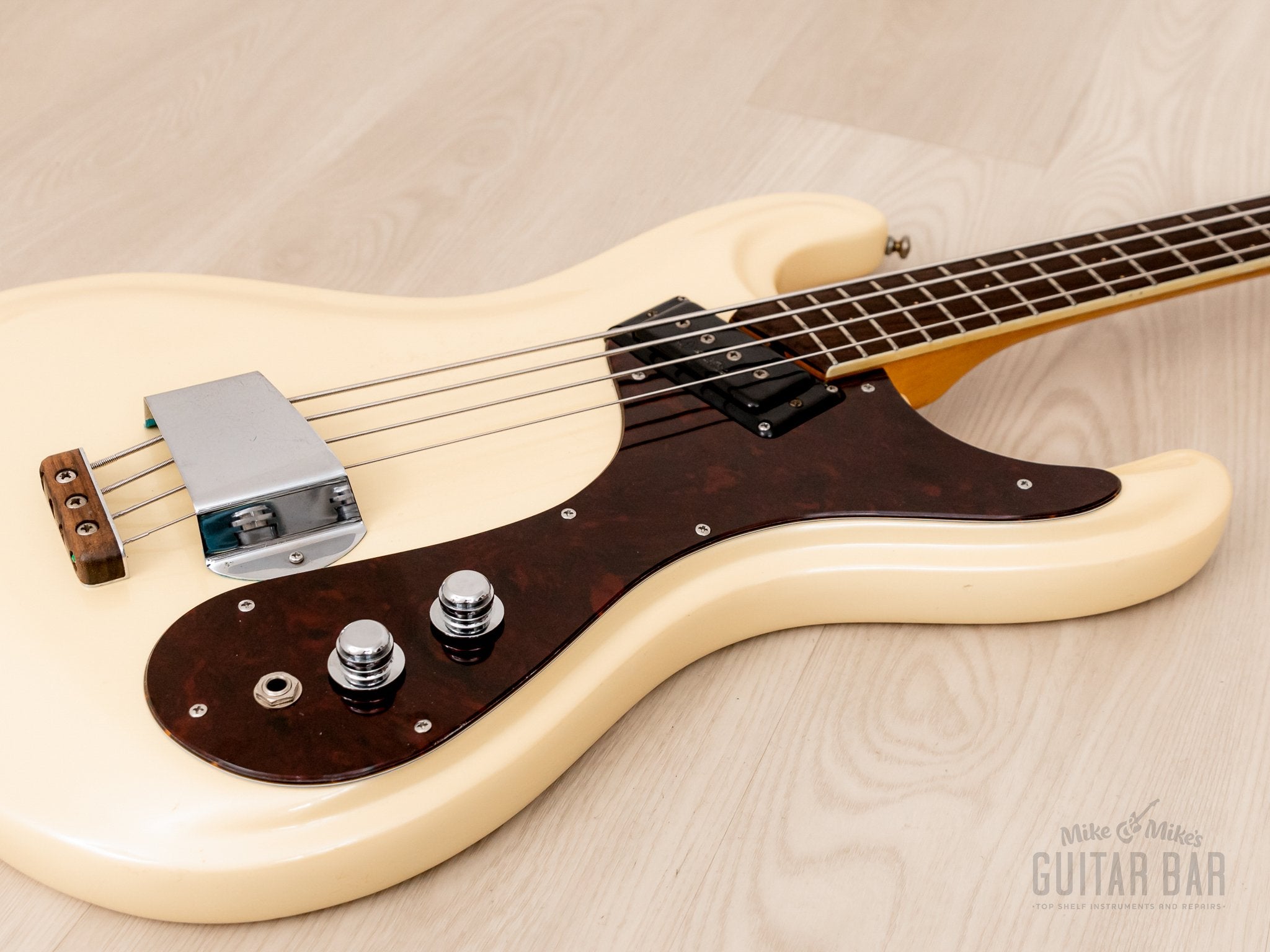 ベース MOSRITE AVENGER BASS WHITE MOSRITE AVENGER BASS WHITE 1966 Mosrite Ventures Model Bass