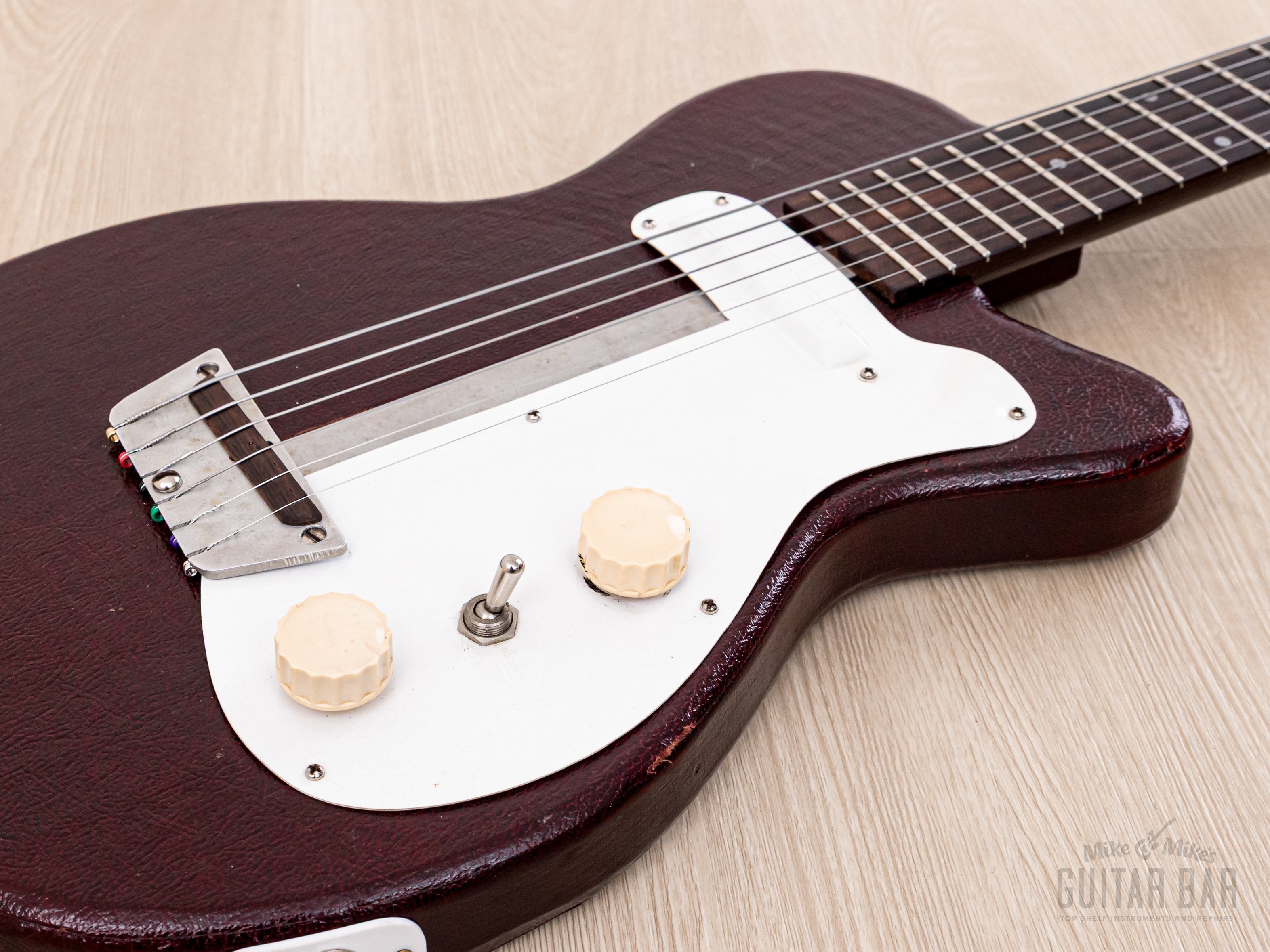 1954 Silvertone 1375 Danelectro-Made Vintage Peanut Guitar, 100% Original & Near-Mint w/ Case