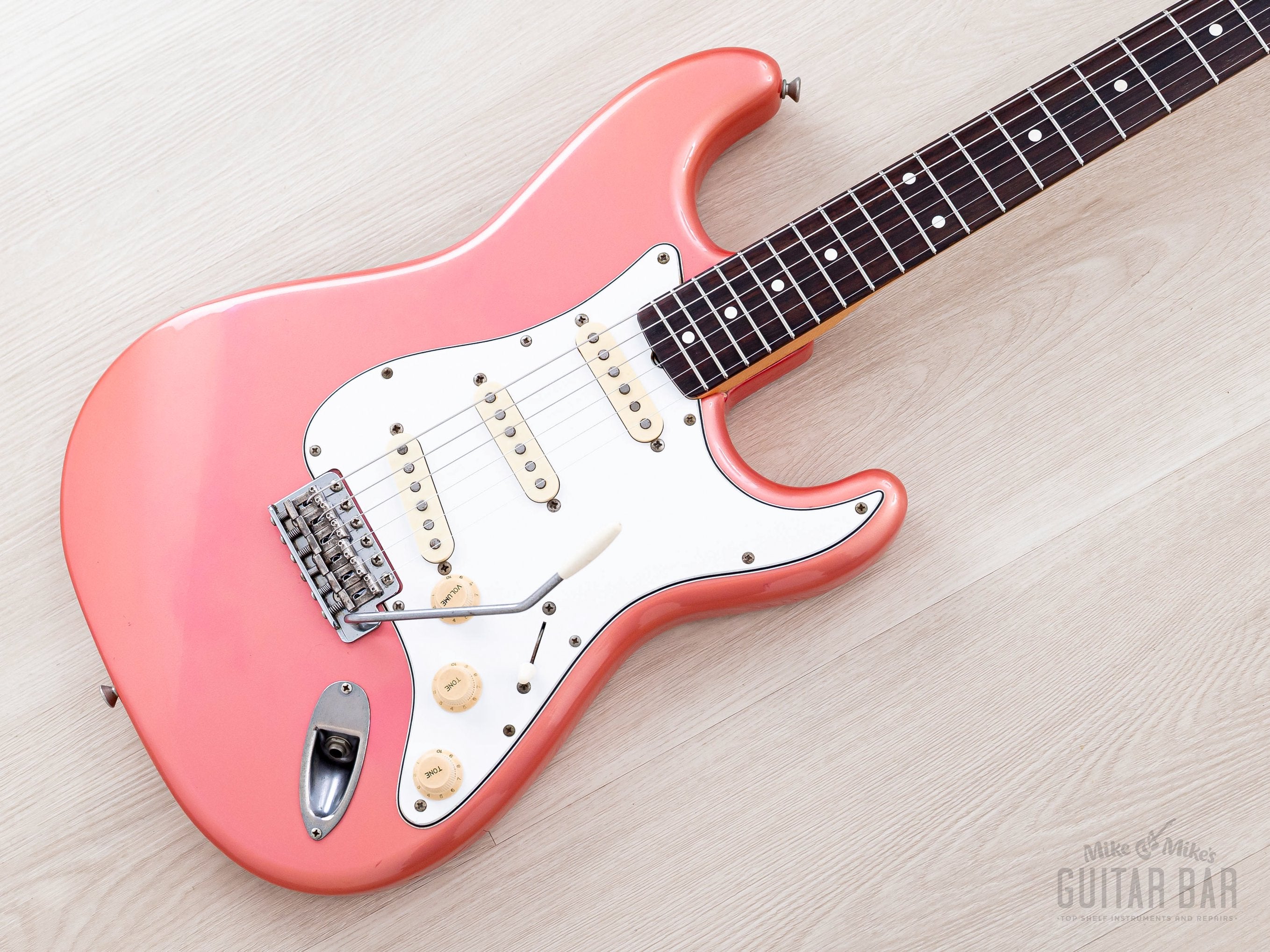 1983 Fender JV Stratocaster '62 Vintage Reissue ST62-65 Metallic Pink