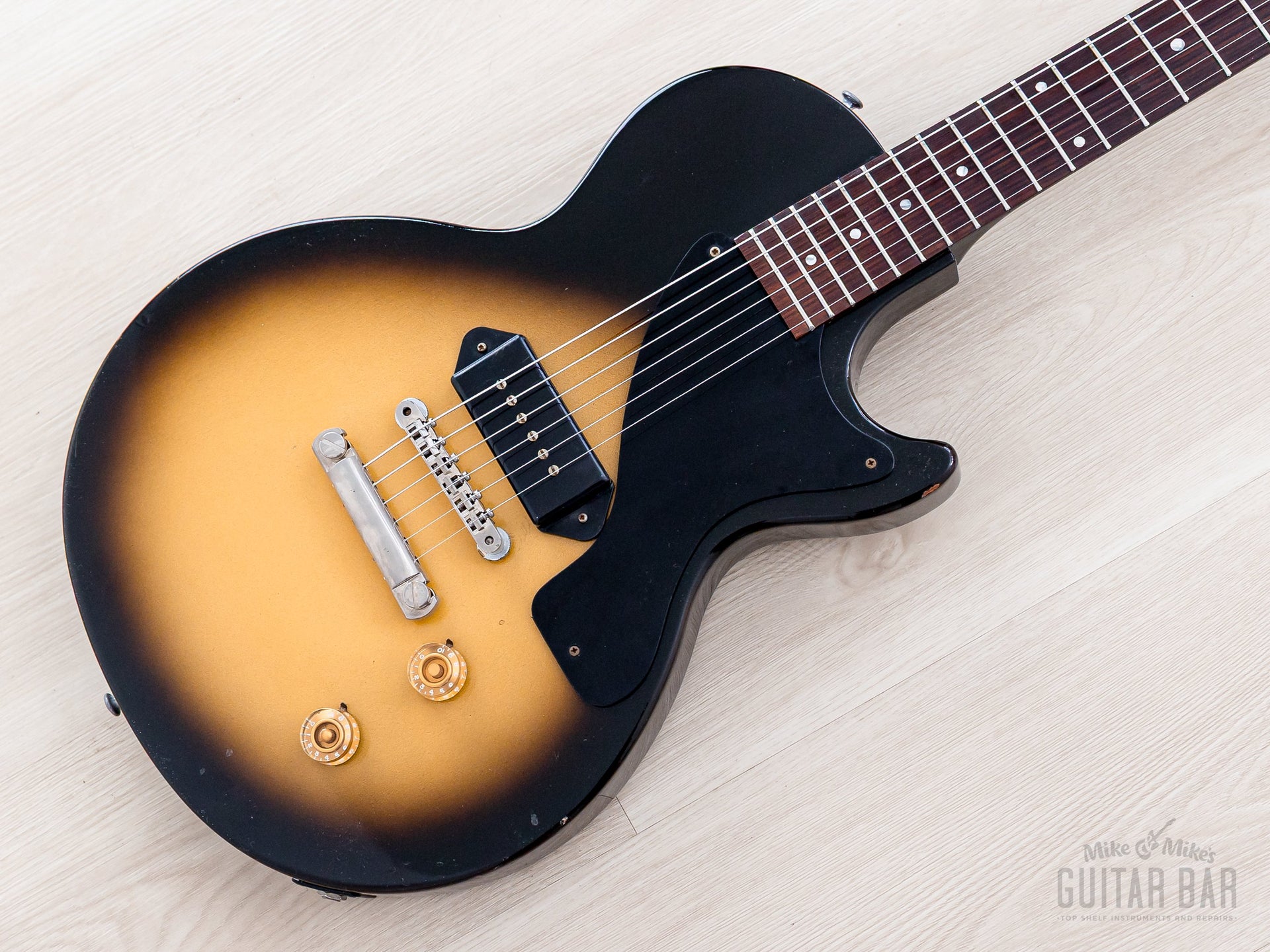 gibson les paul junior tobacco sunburst Pre Owned 2005 With Gig Bag Truetone Music quality solidbody electric guitar designed for students 1955 Gibson Les Paul Junior,
