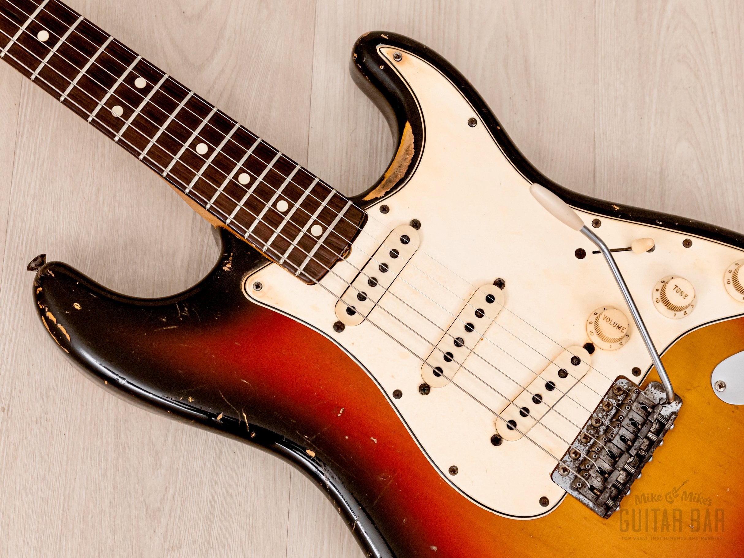 1965 Fender Stratocaster Vintage Electric Guitar Sunburst w/ Case