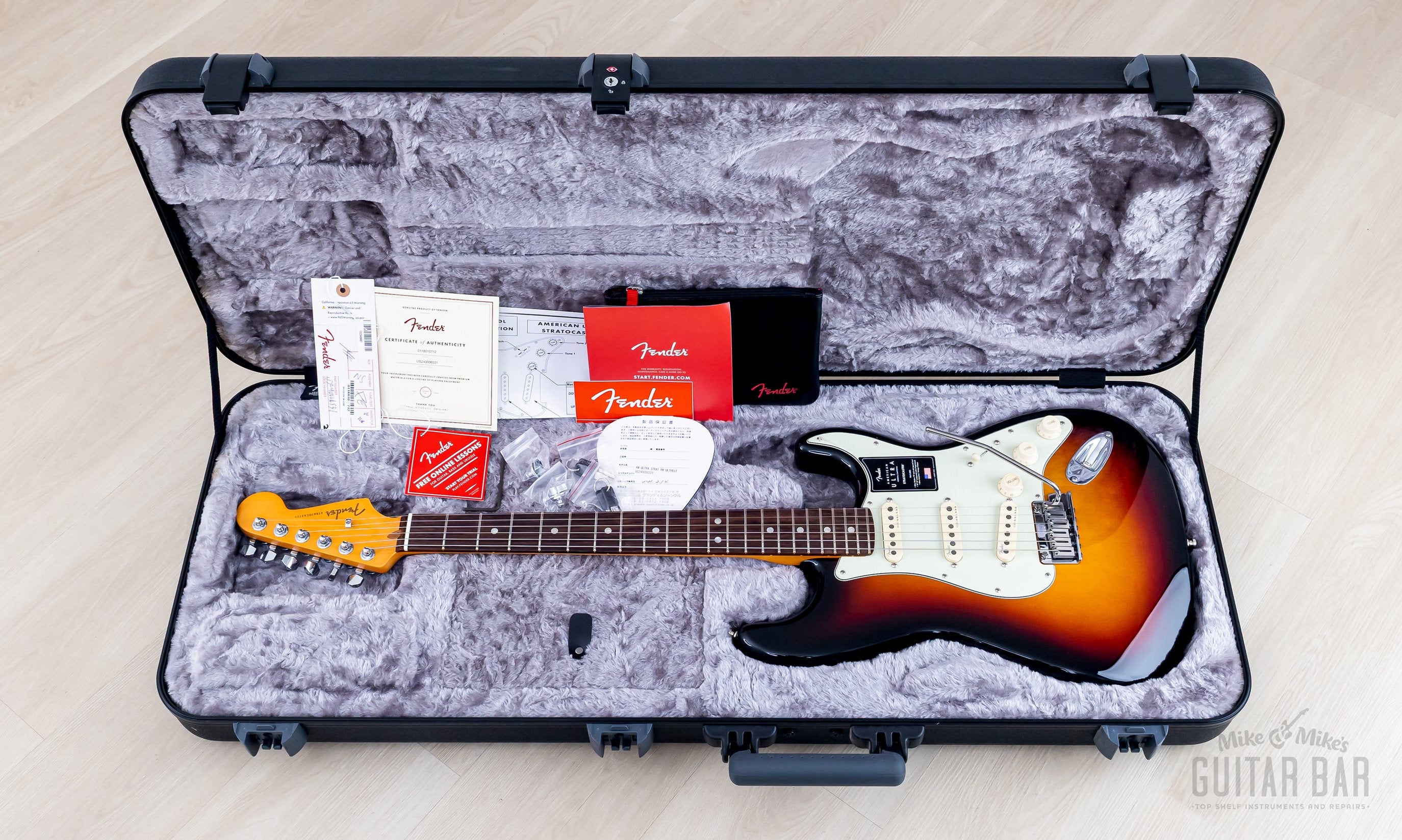 kc　Fender American Ultra 2024 Fender American Ultra Stratocaster Ultraburst, Near-Mint w/ Case,