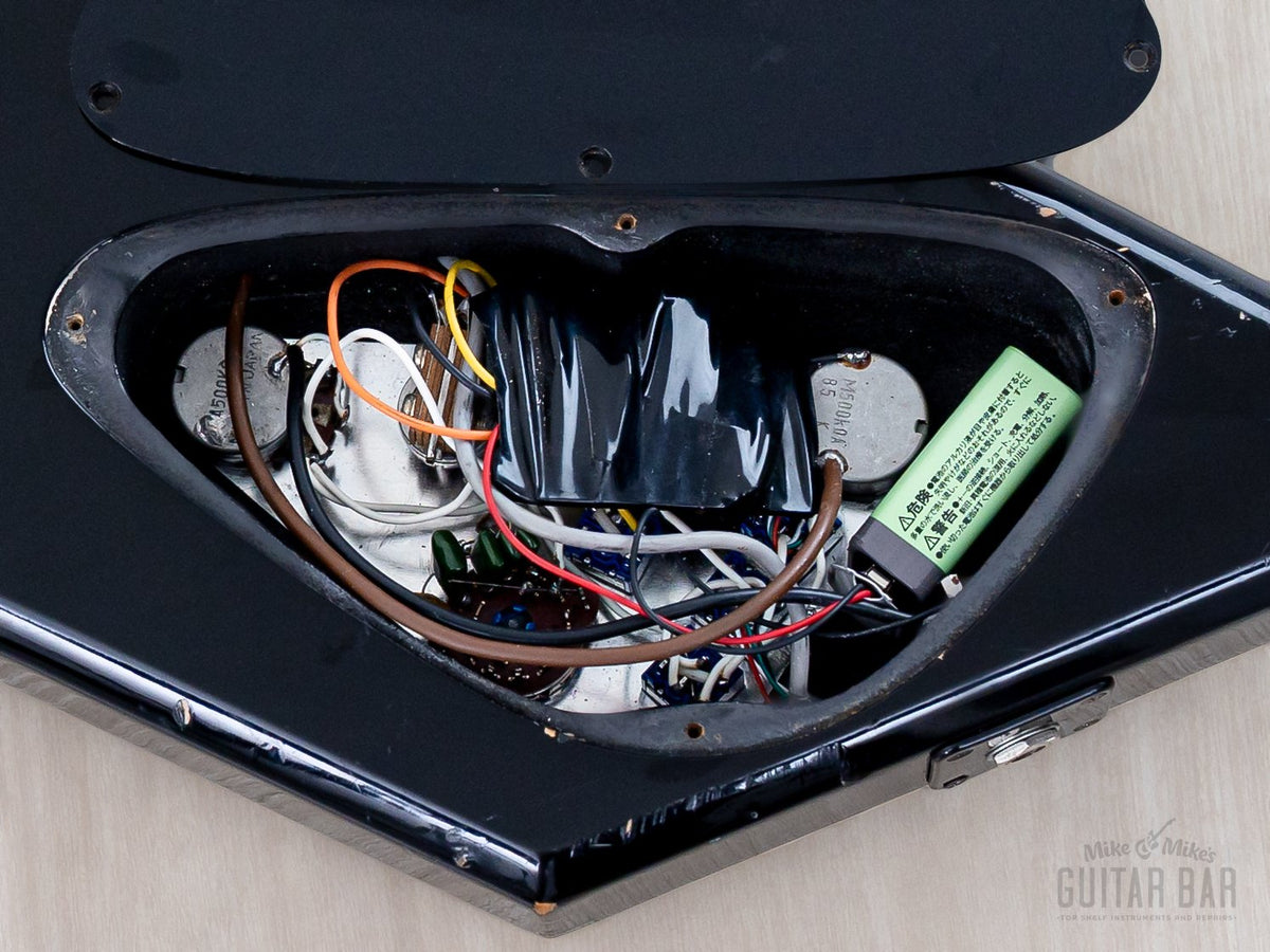 Warlock Bass open control cavity with preamp