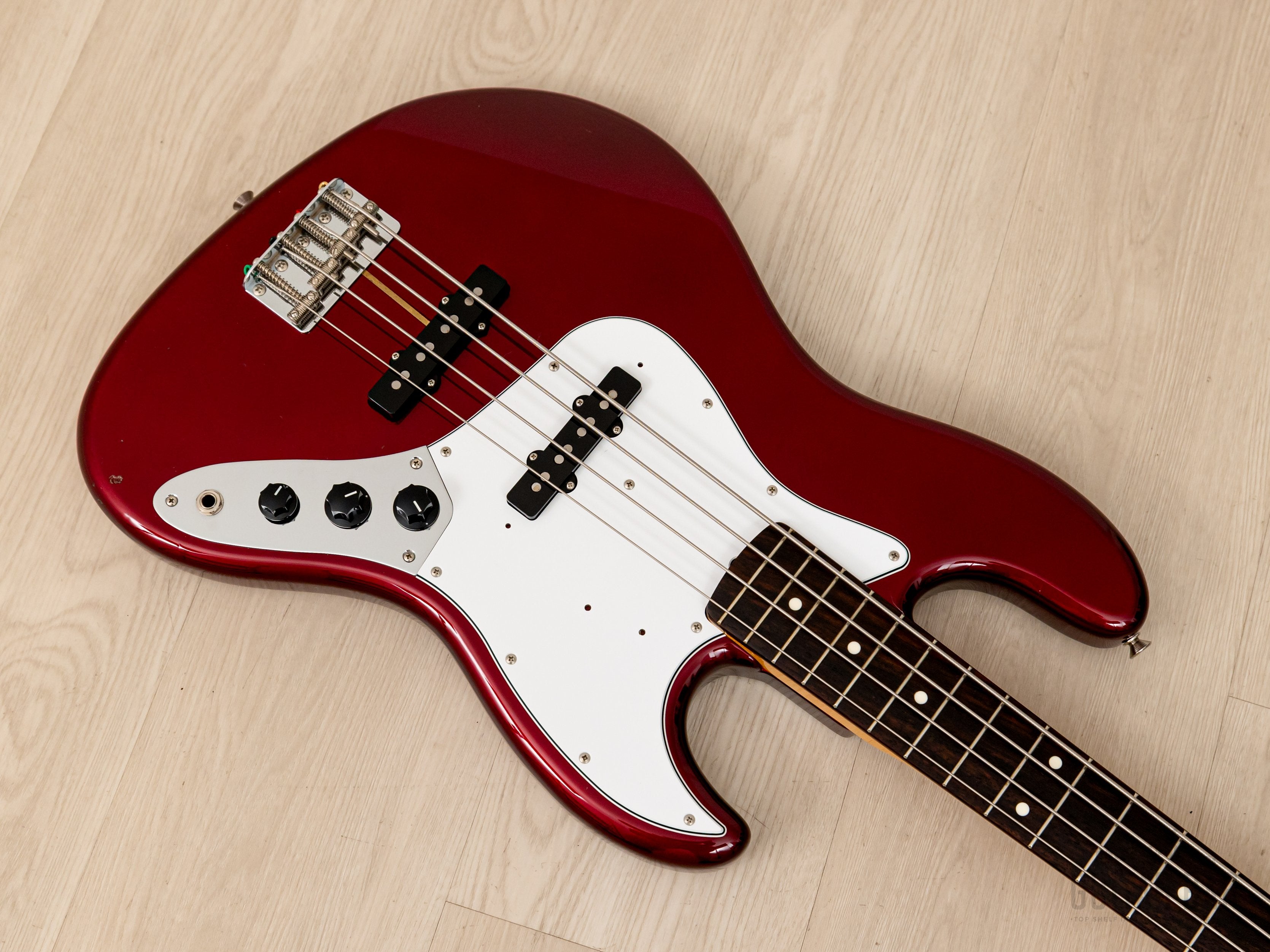 2009 Fender Jazz Bass '62 Vintage Reissue JB62-US Candy Apple Red w/ U –  Mike & Mike's Guitar Bar