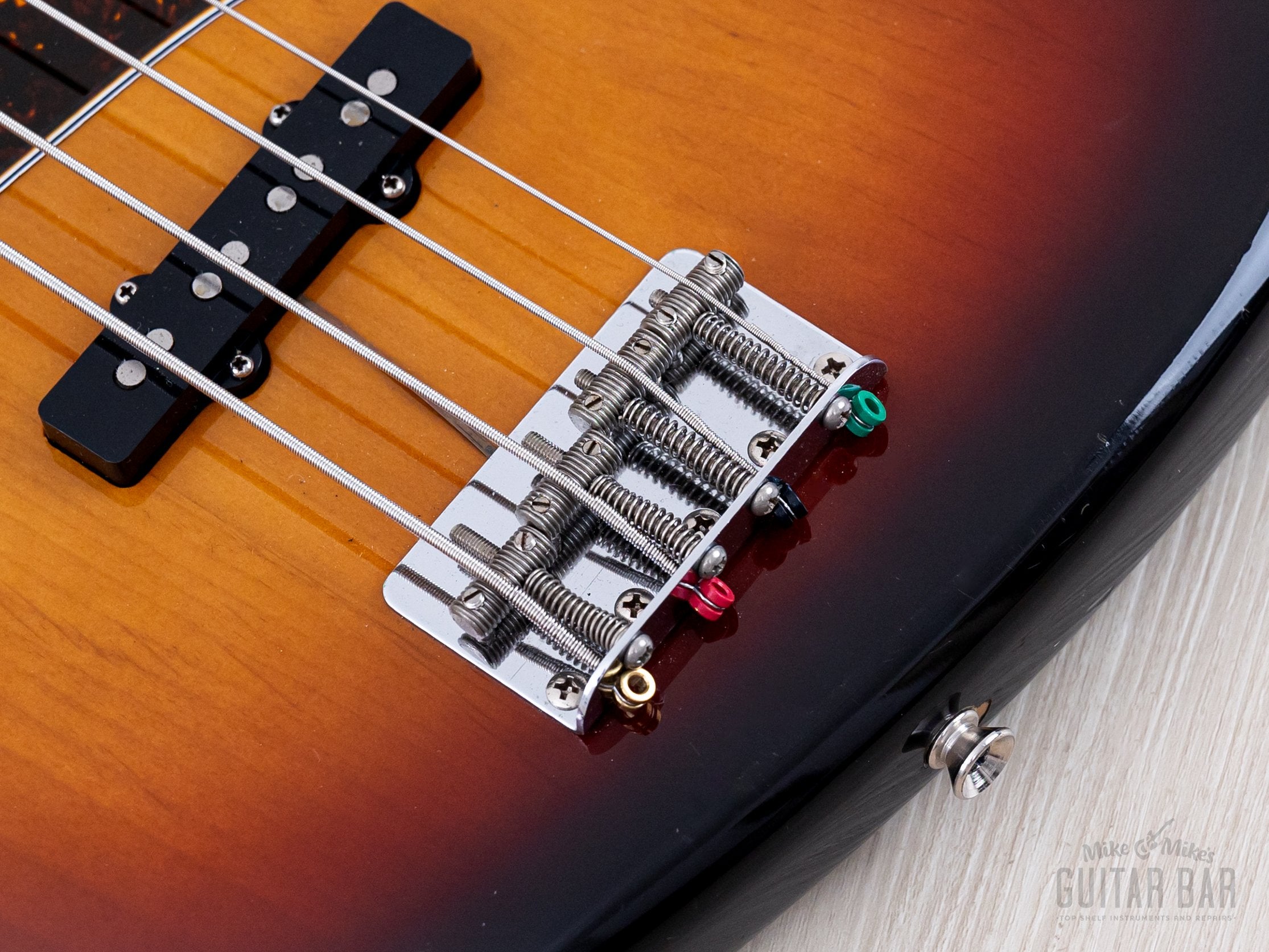 1989 Fender Jazz Bass '62 Vintage Reissue JB62-75 Sunburst