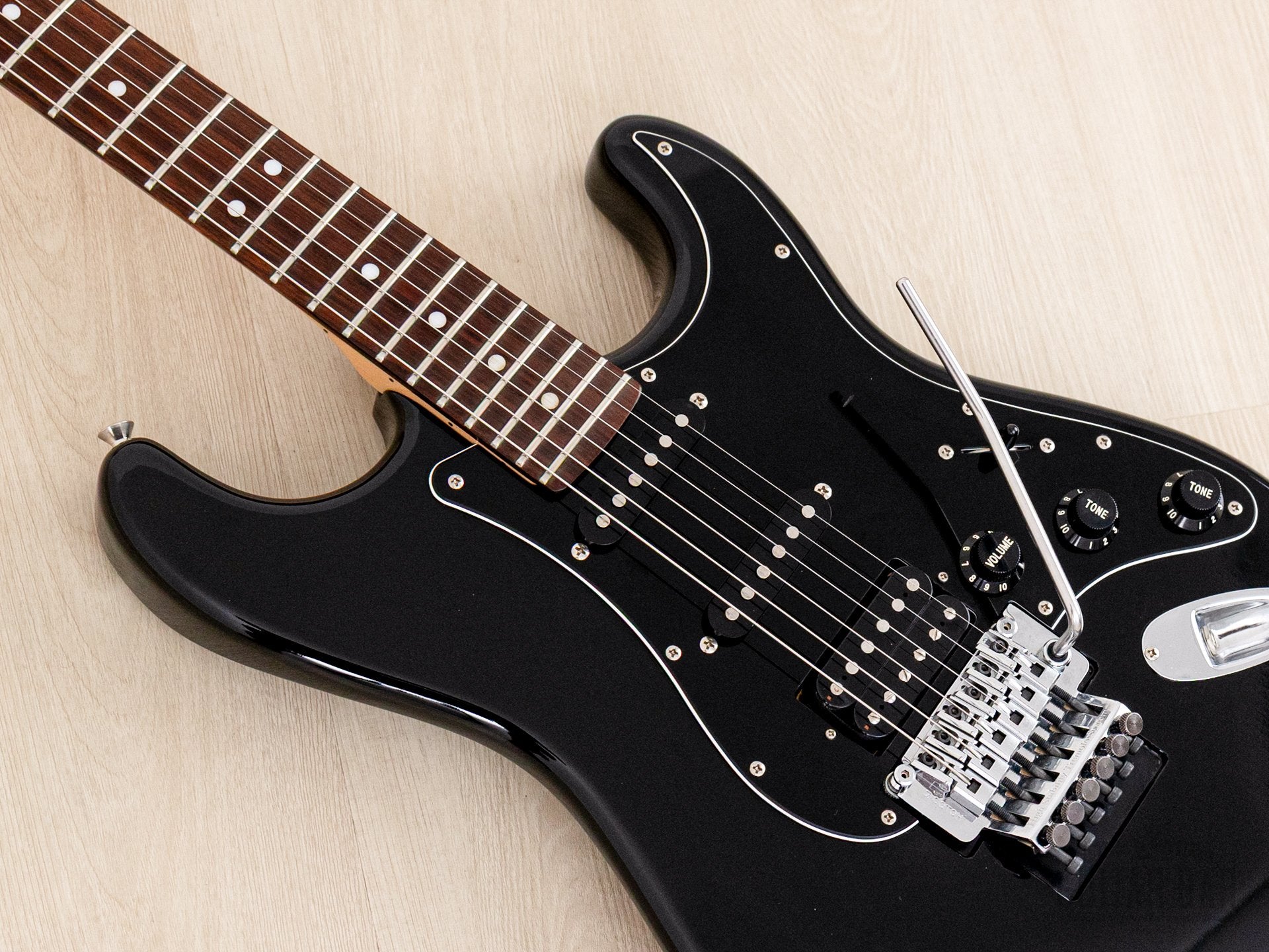 ギター Fender Japan Stratocaster black Fender Japan Limited Edition Hybrid II Stratocaster Noir