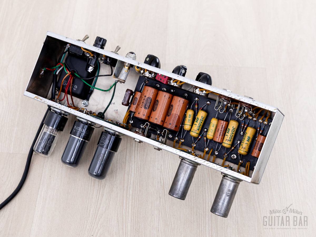Fender Deluxe 5E3 tweed chassis interior