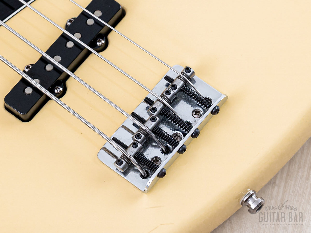 1997 Fender American Standard Jazz Bass Olympic White, bridge and bridge pickup close-up