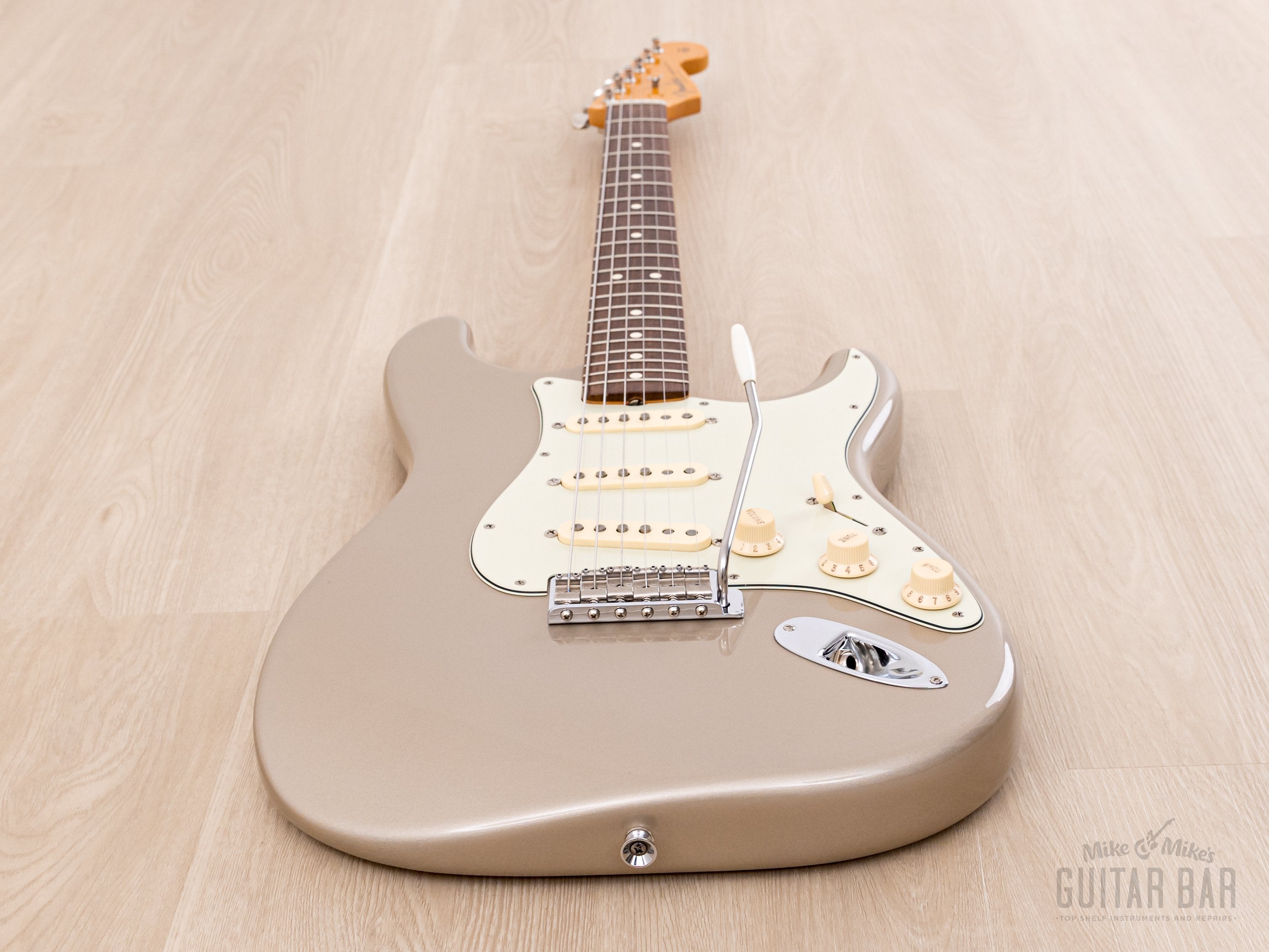 1997 Fender American Vintage '62 Stratocaster Shoreline Gold, Near-Mint w/ Case, Hangtags