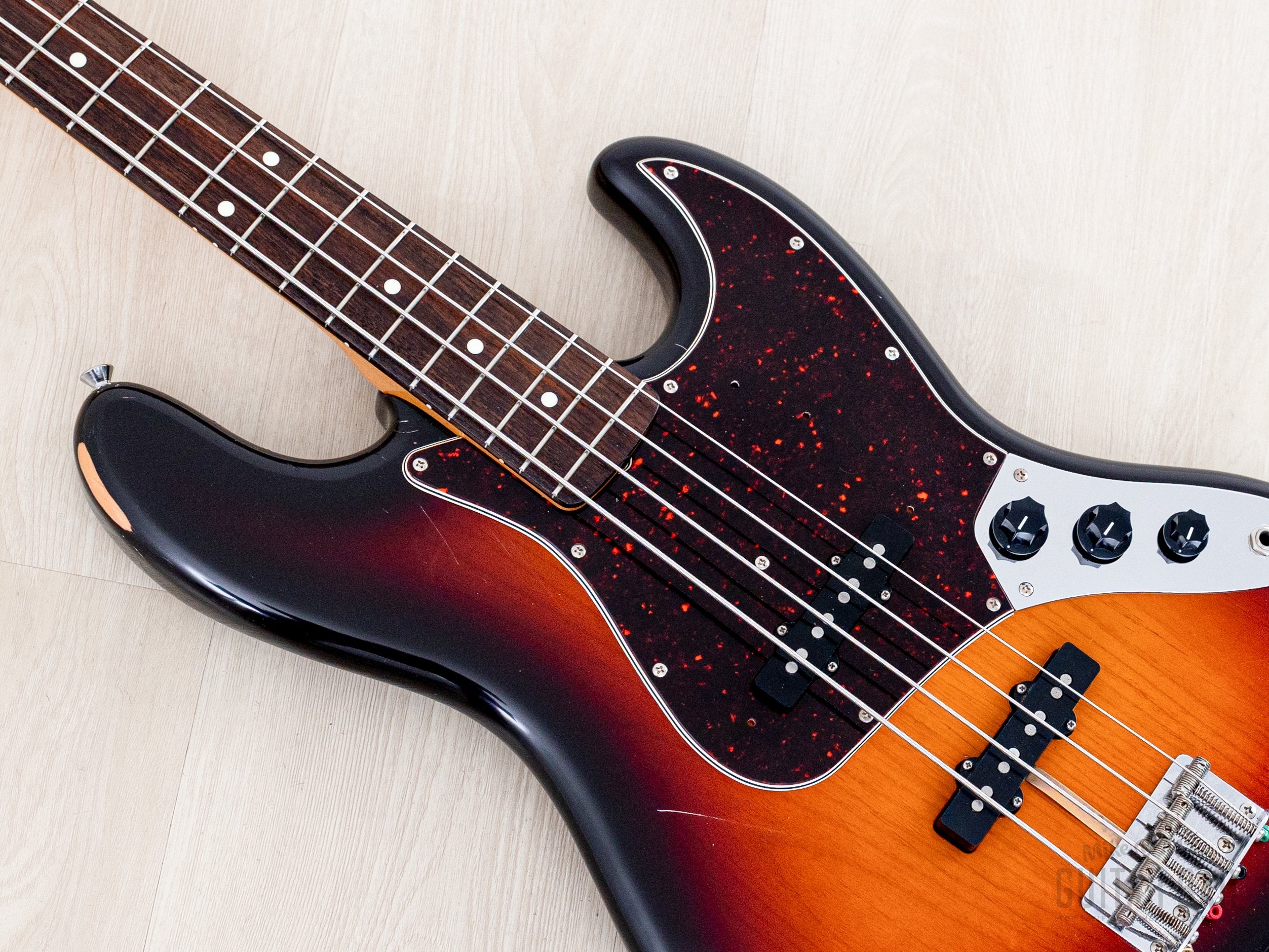 1989 Fender Jazz Bass '62 Vintage Reissue JB62-95 Sunburst Lacquer w/