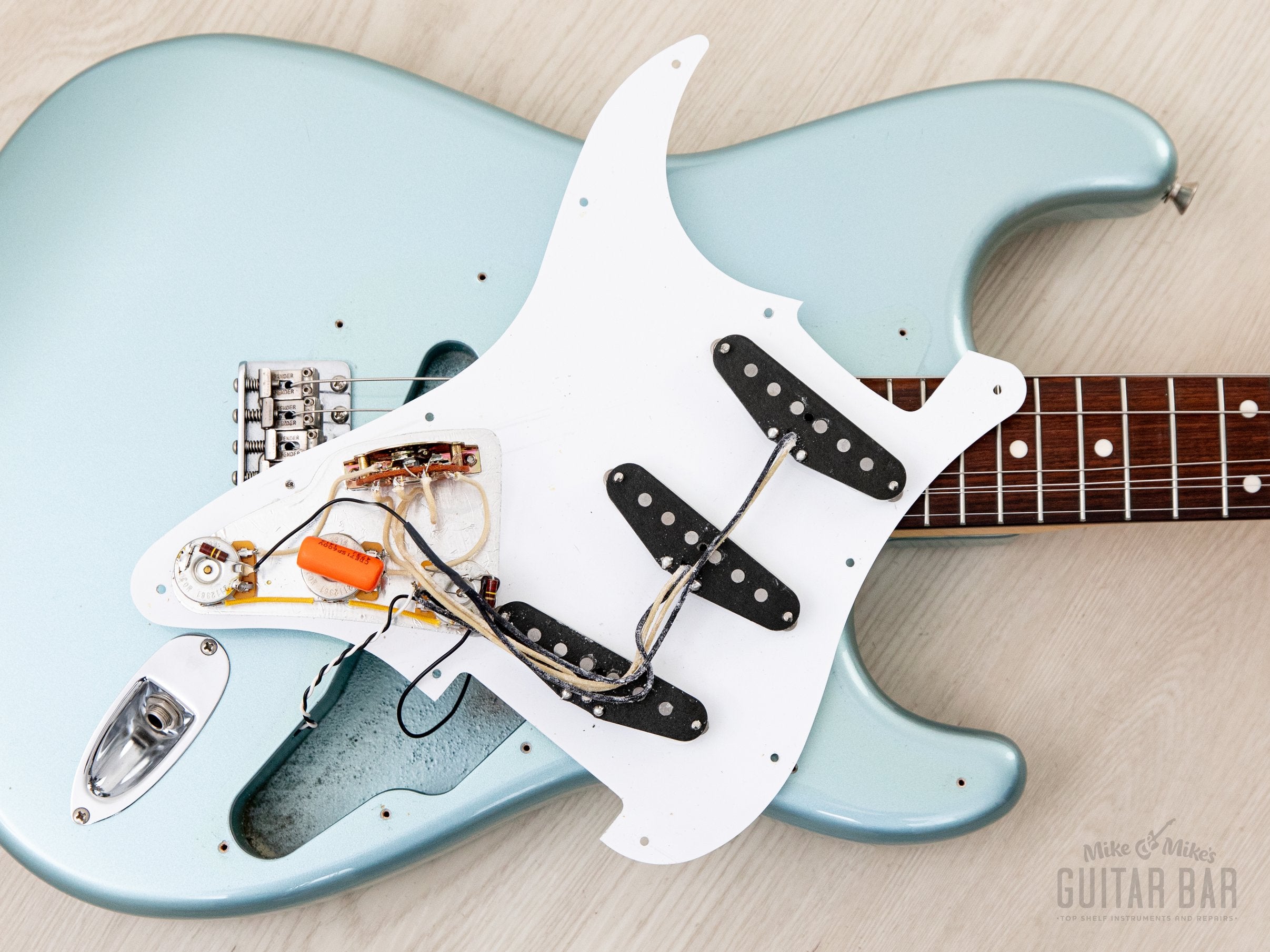 2007 Fender Stratocaster '62 Vintage Reissue ST62-US Ice Blue Metallic
