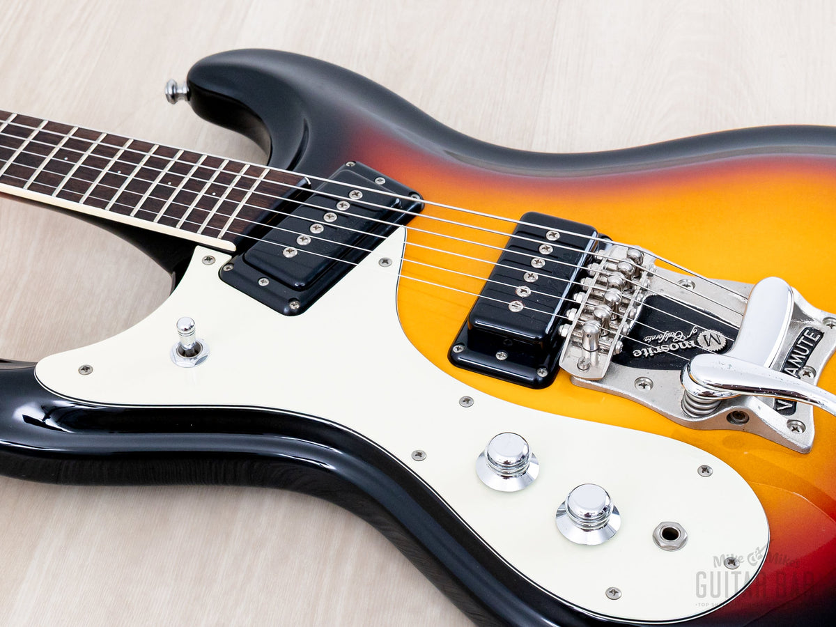 Left-handed Mosrite Super Custom '65 pickups, controls and Vibramute close-up