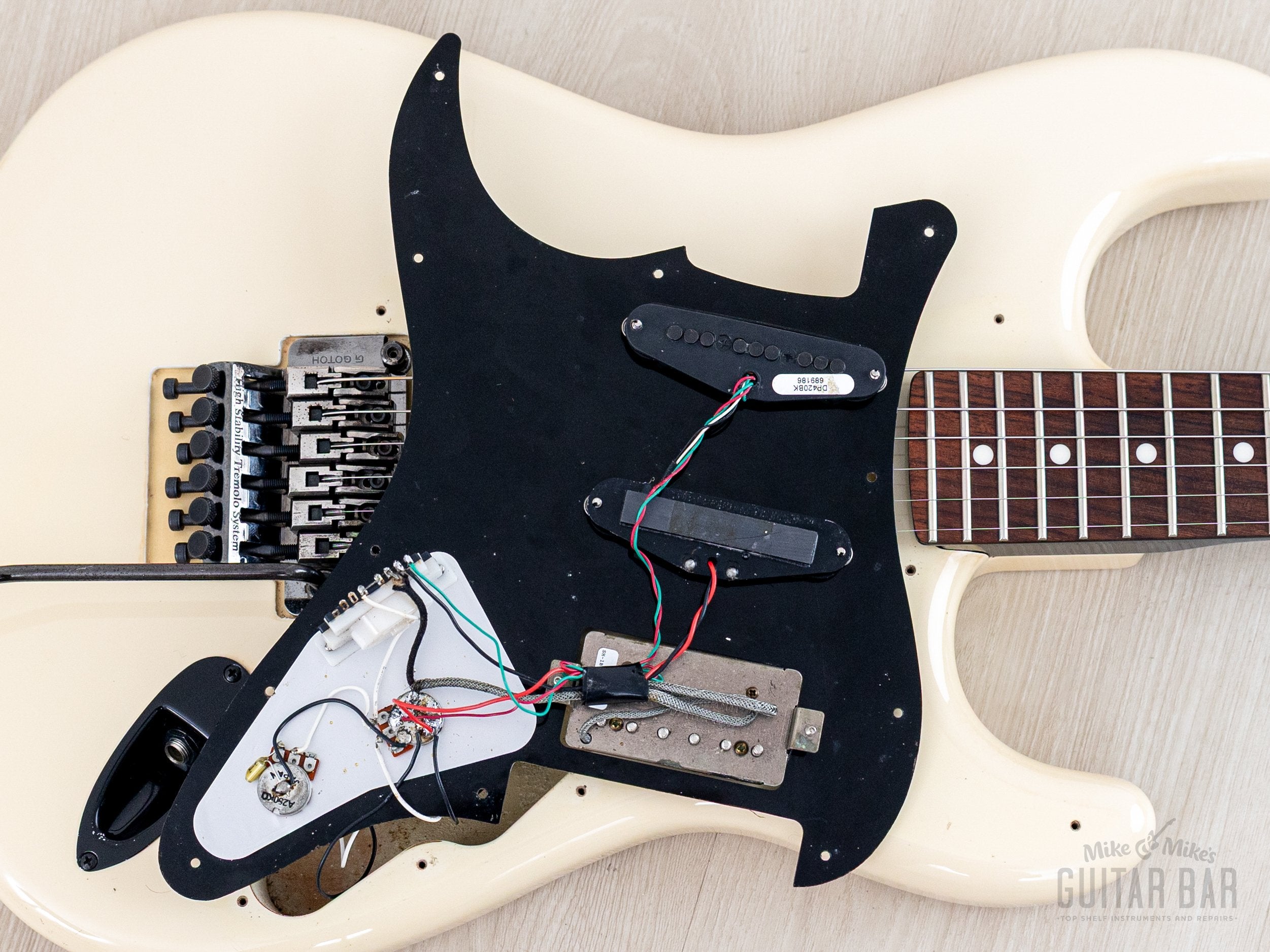 2012 Fender Stratocaster ST62-FR SSH Superstrat Vintage White w/ Floyd