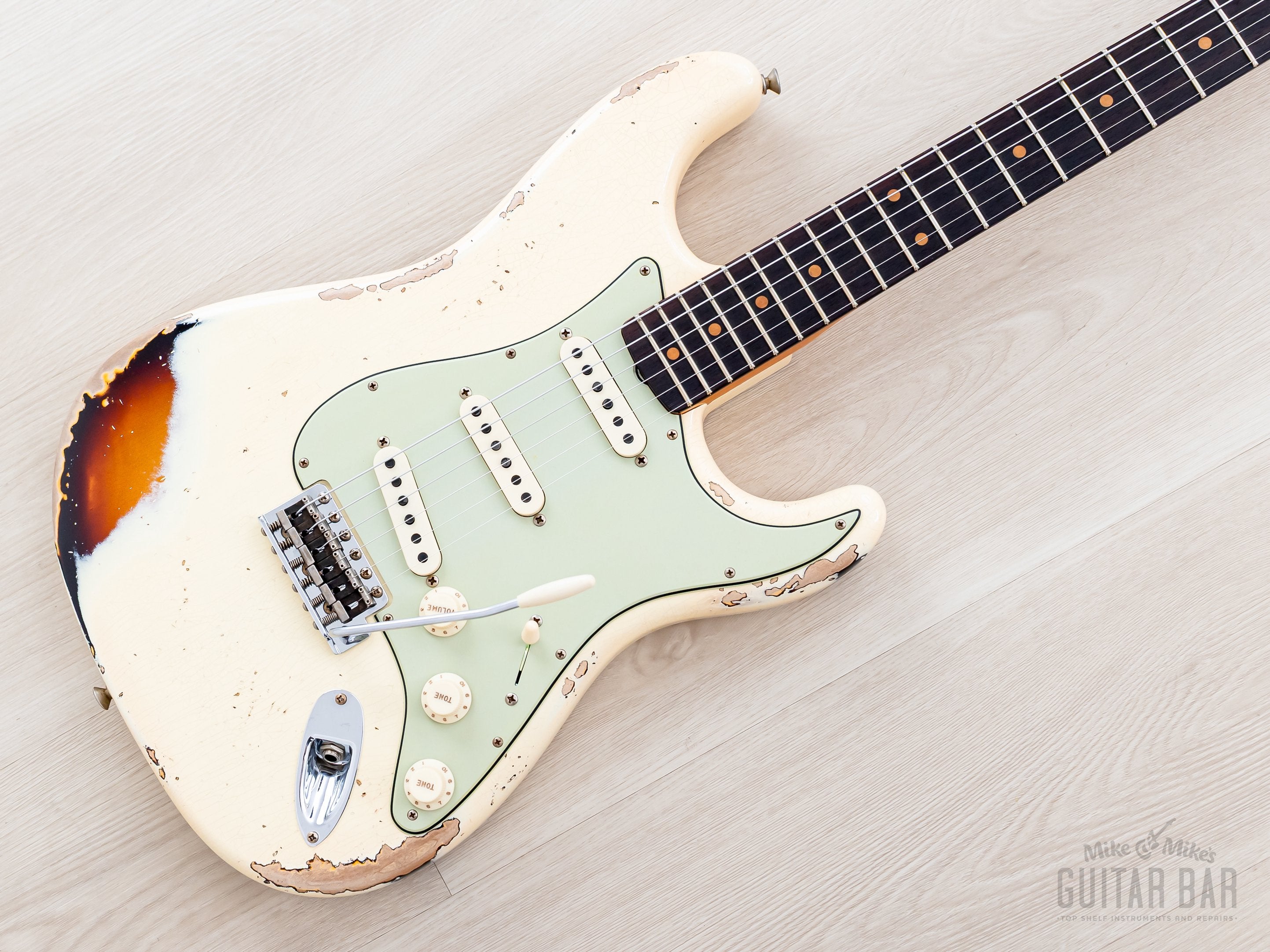Fender Custom Shop 1961 Stratocaster Heavy Relic Aged Vintage White Ov