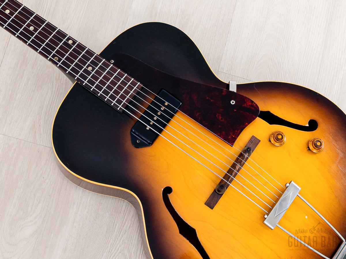 1956 Gibson ES-125 Sunburst - body front angle