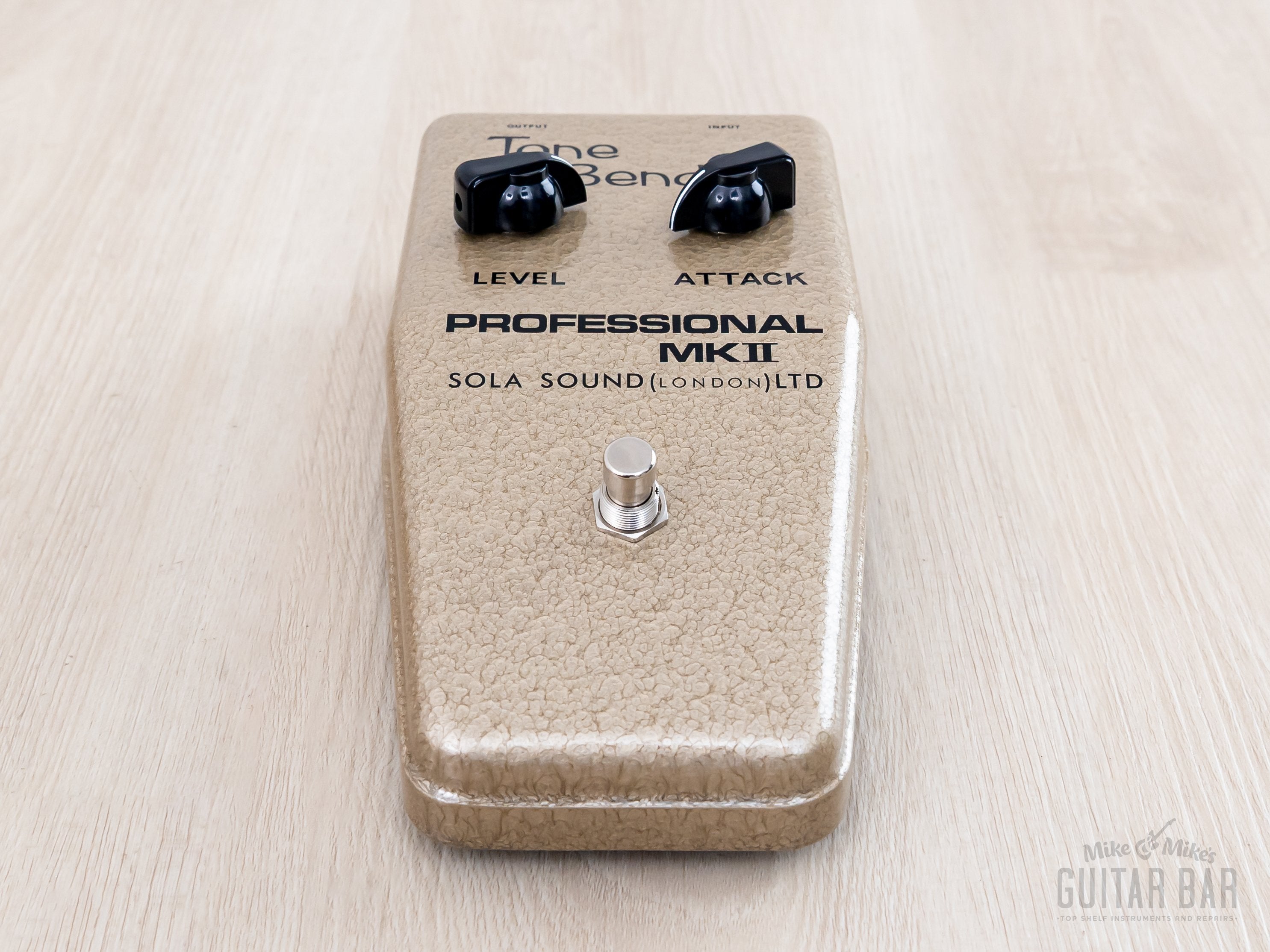 2025 Sola Sound Damask Pro MKII Tone Bender Fuzz Champagne Beige, Mint
