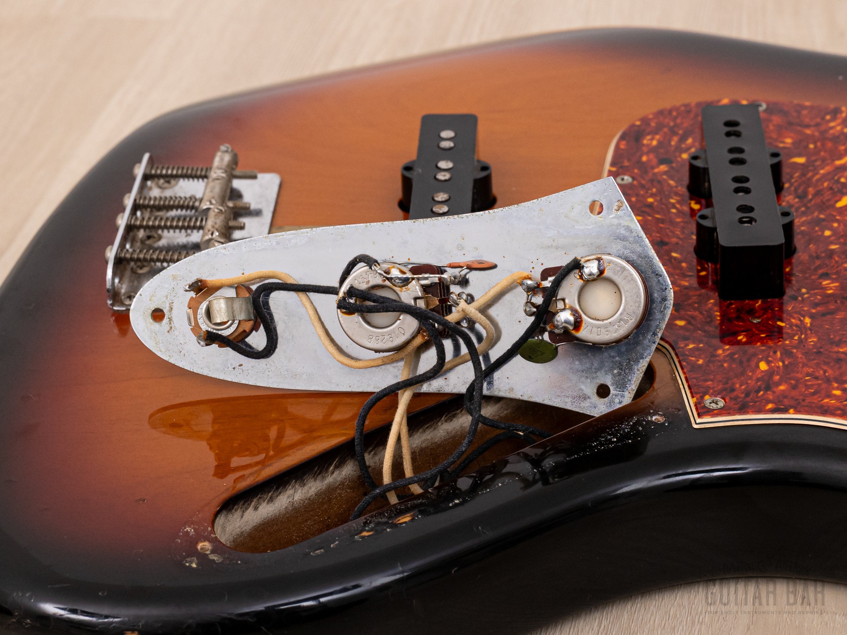 1990 Fender American Vintage '62 Jazz Bass Stack Knob