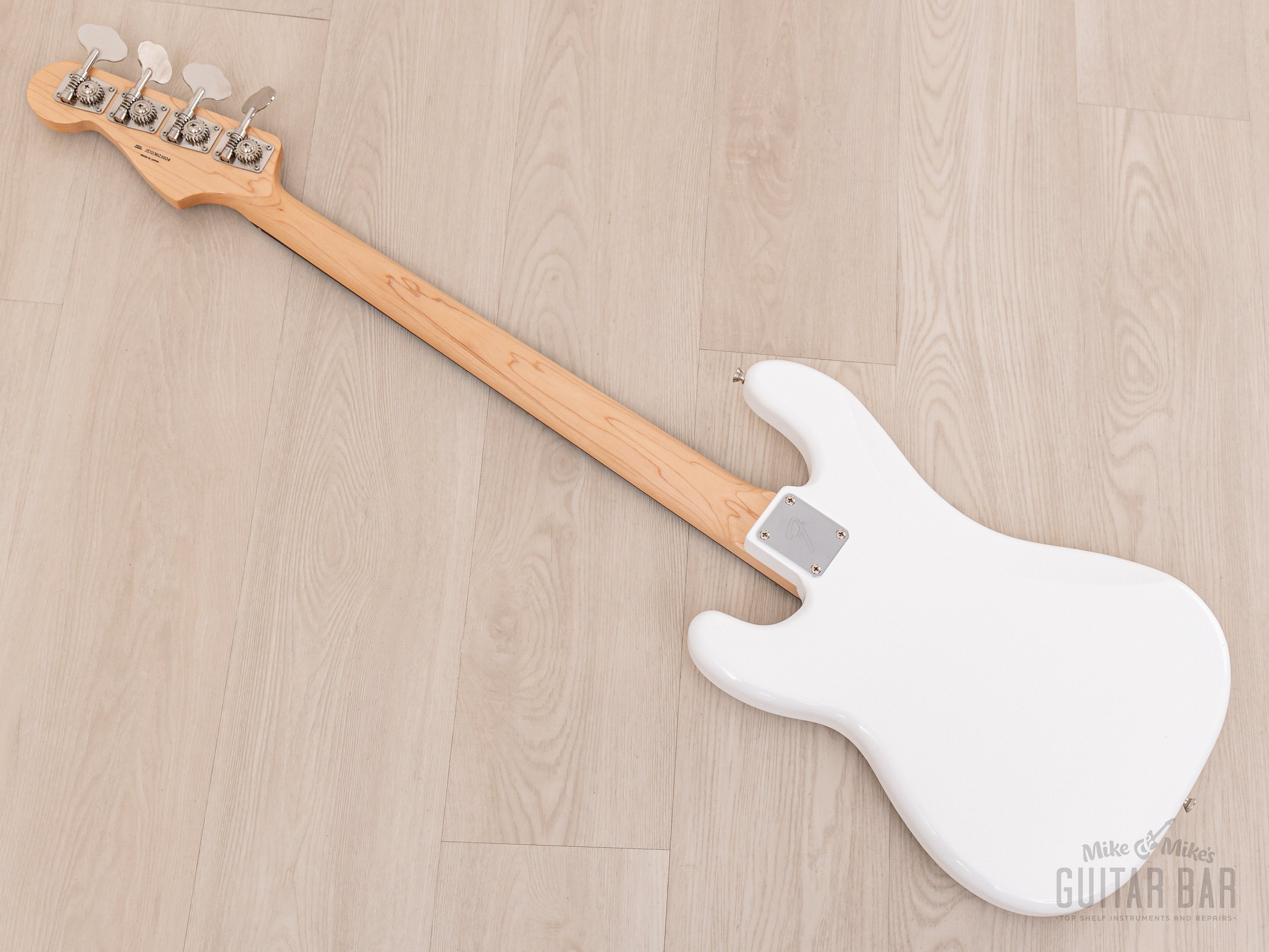 2023 Fender Traditional II 70s Precision Bass Arctic White