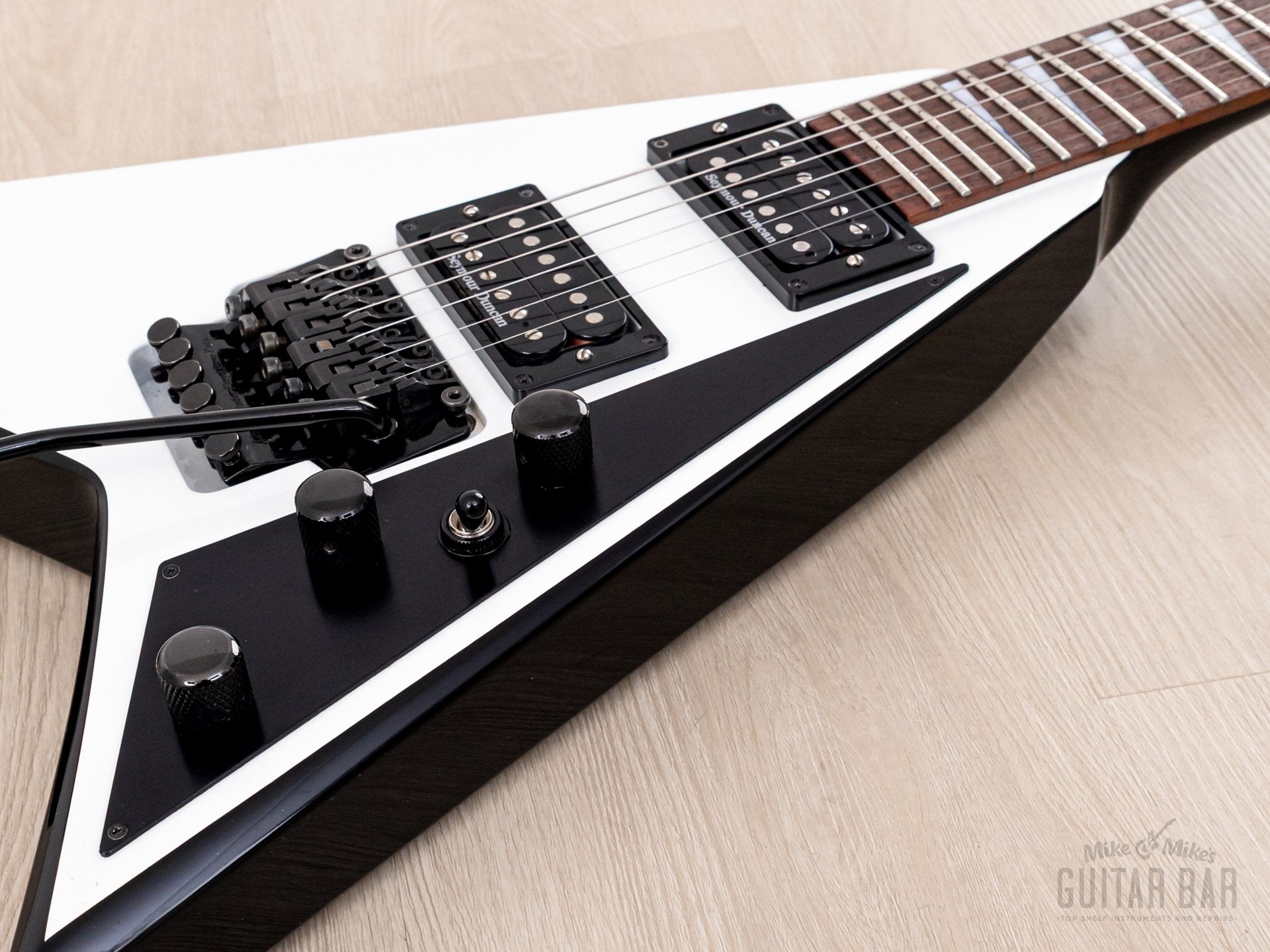 2000 Jackson Stars Randy Rhoads RR-J2 White Neck Through Flying V w/ S