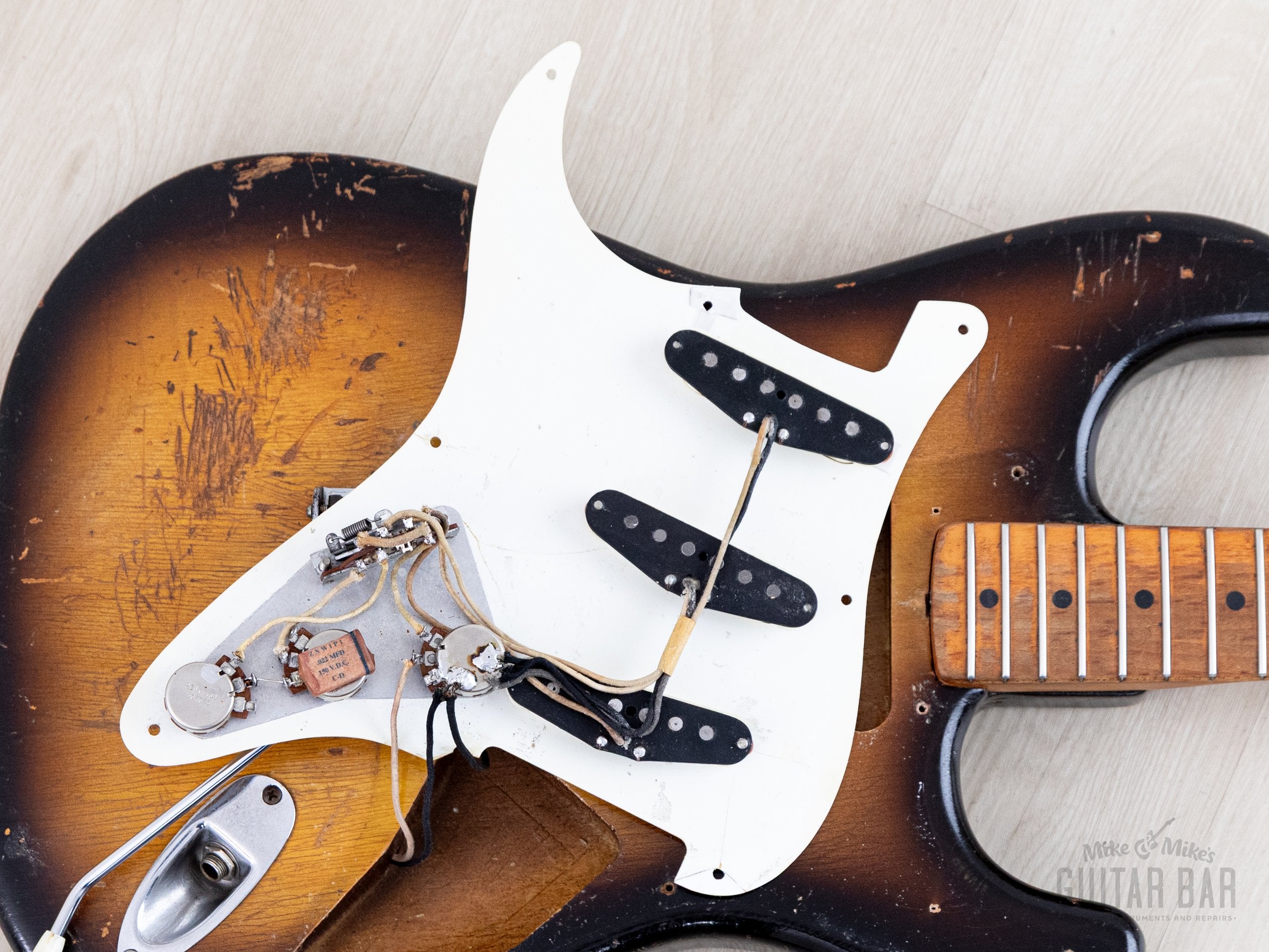 1957 Fender Stratocaster Vintage Guitar Sunburst w/ V Neck, Tweed Case
