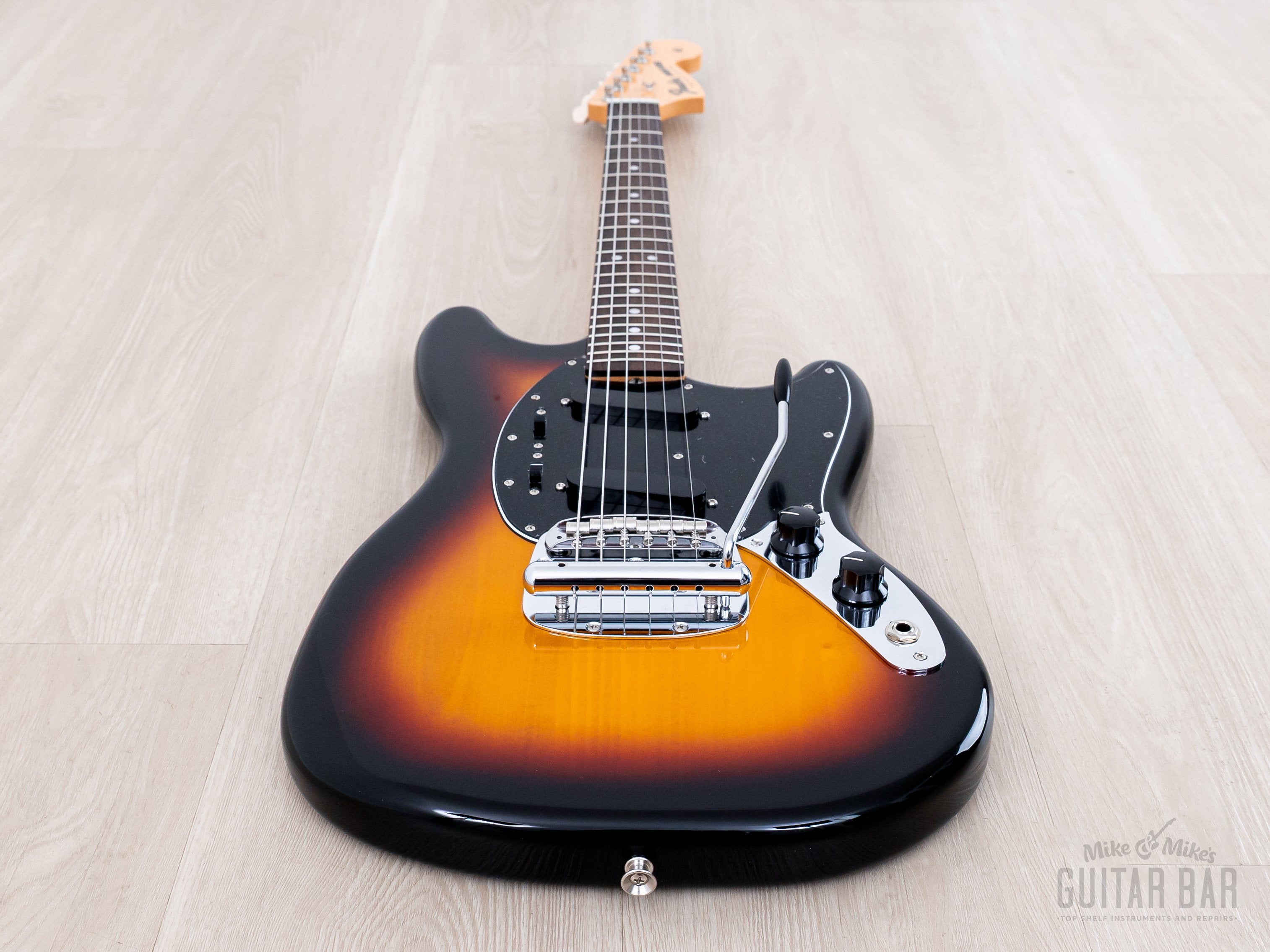 2023 Fender Traditional II '70s Mustang FSR Collection Sunburst, Japan