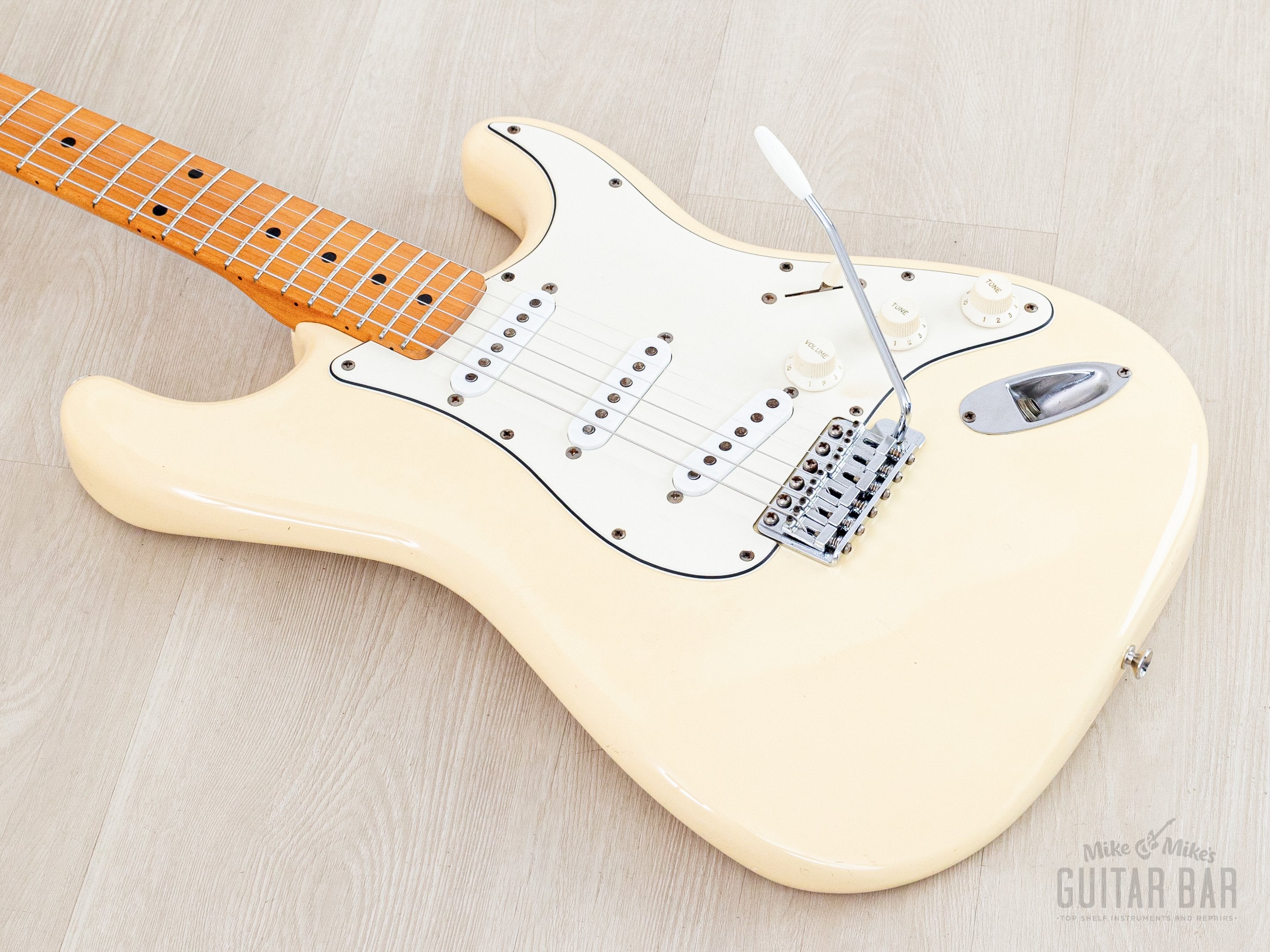 1983 Fender JV Stratocaster '72 Vintage Reissue ST72-55 Olympic White,