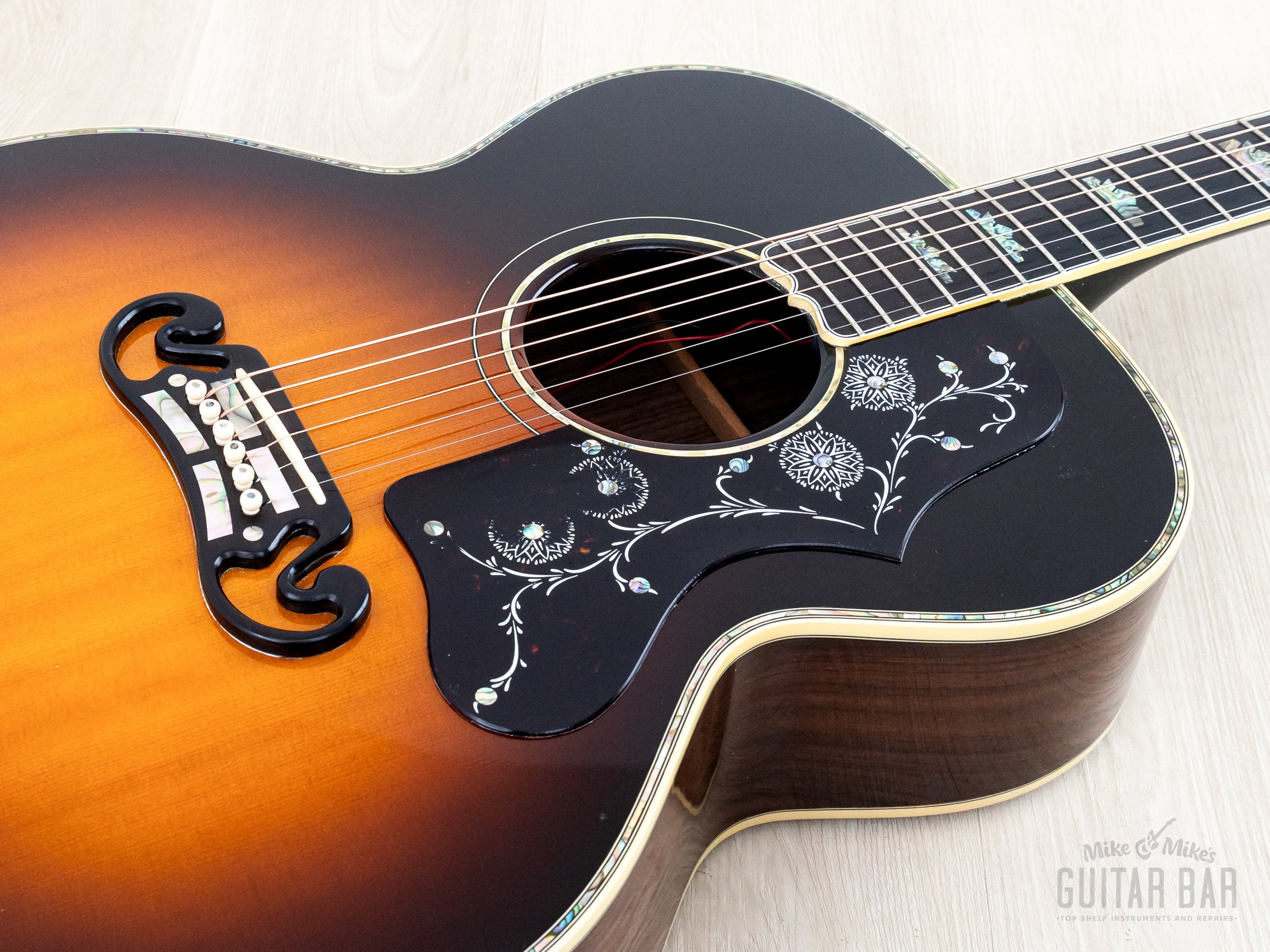1995 Gibson J-200 Deluxe Limited Run Jumbo Sunburst, Rosewood Back + S